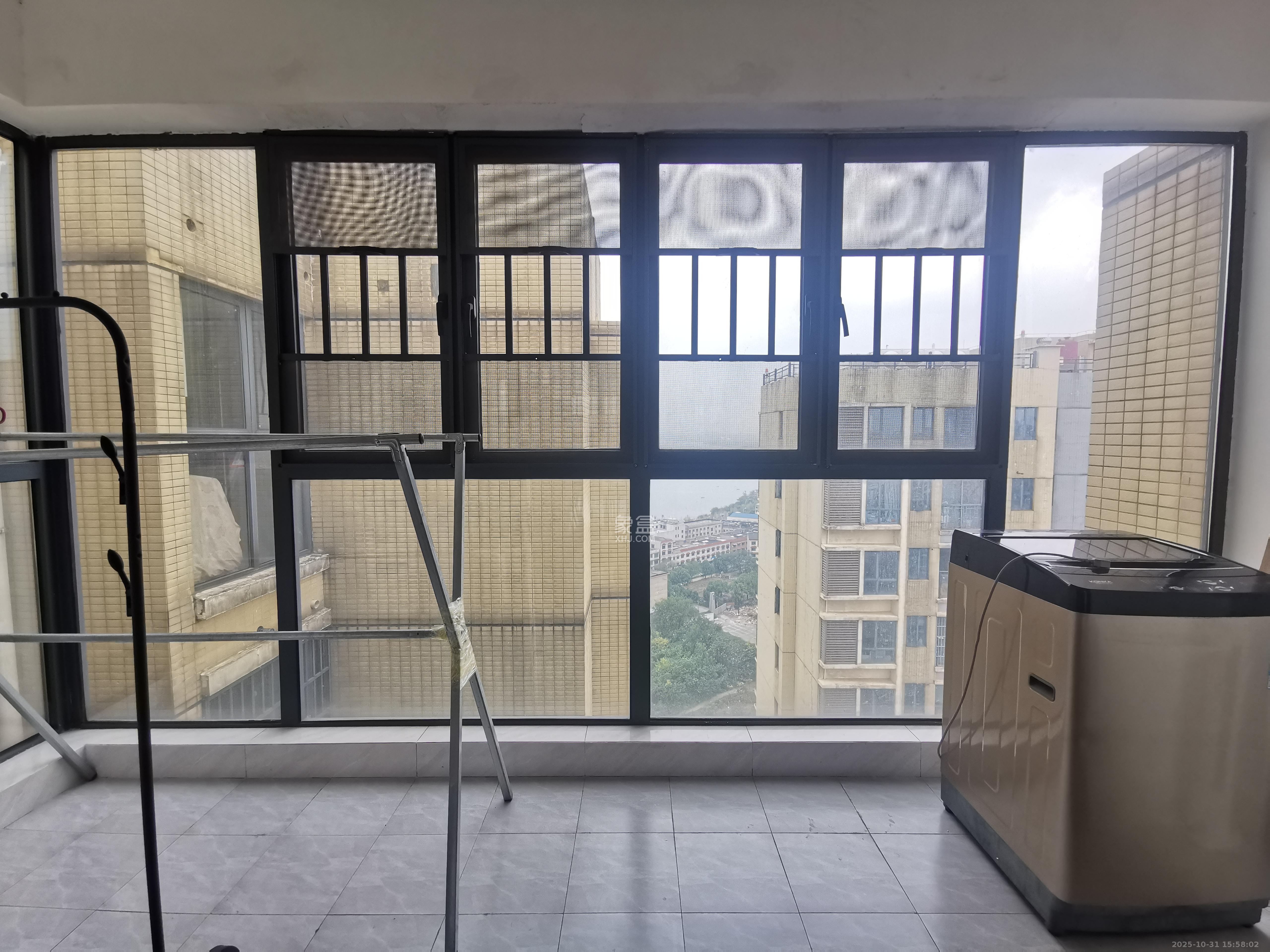 德惠雅苑(众星湘港公馆)  3室2厅2卫    2300.0元/月 德惠雅苑(众星湘港公馆)  3室2厅2卫    2300.0元/月室内图