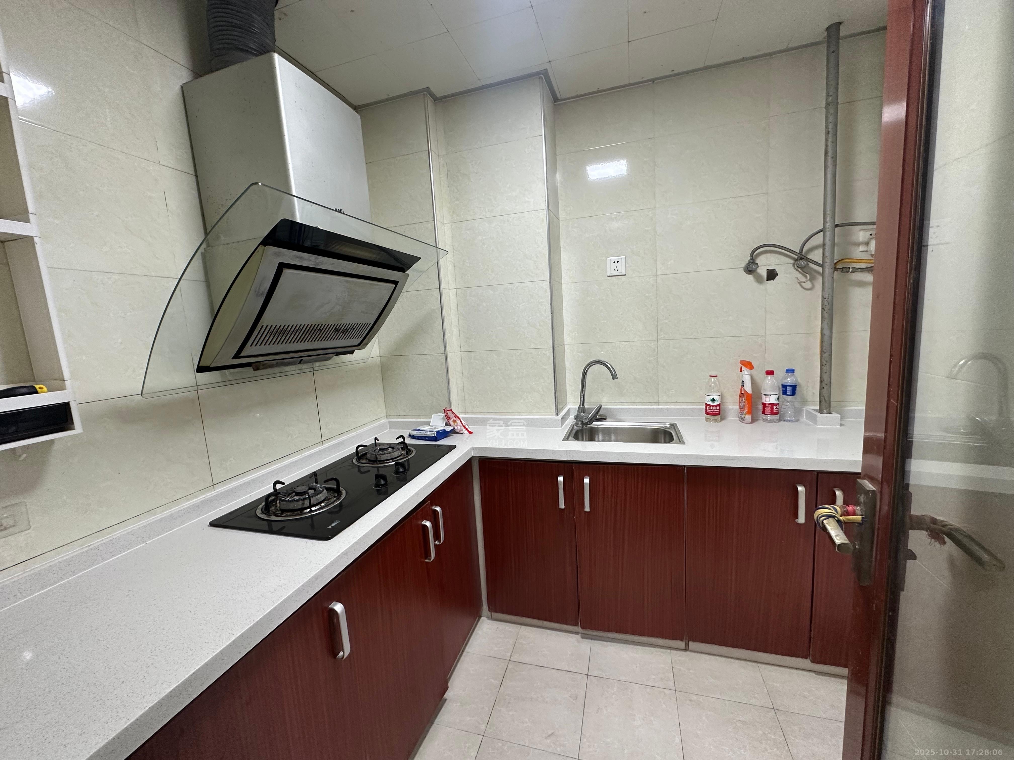 湘府9号  2室1厅1卫    1900.0元/月室内图