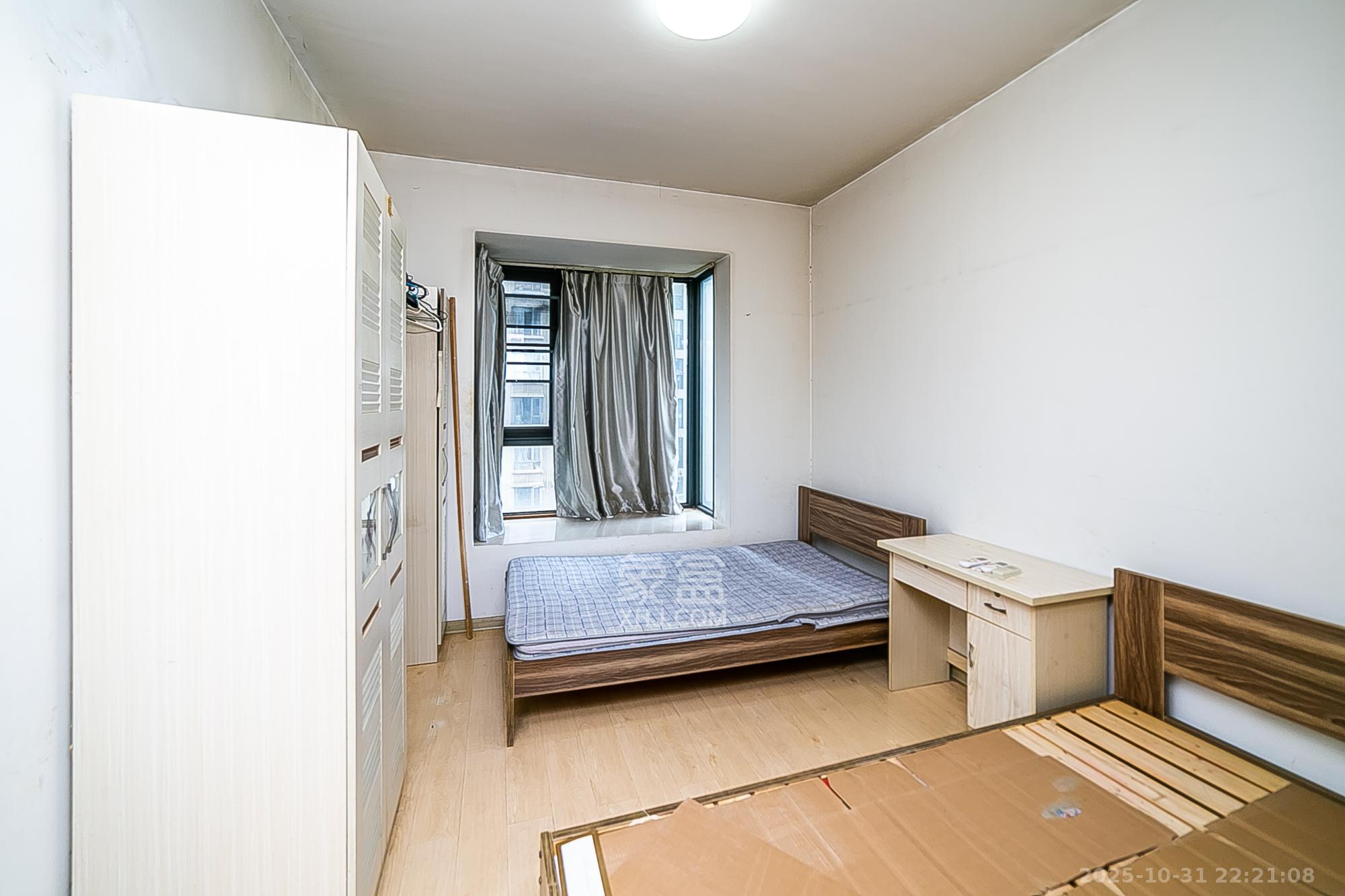 金域南外滩（望江佳园）  1室2厅3卫    266.0万卧室