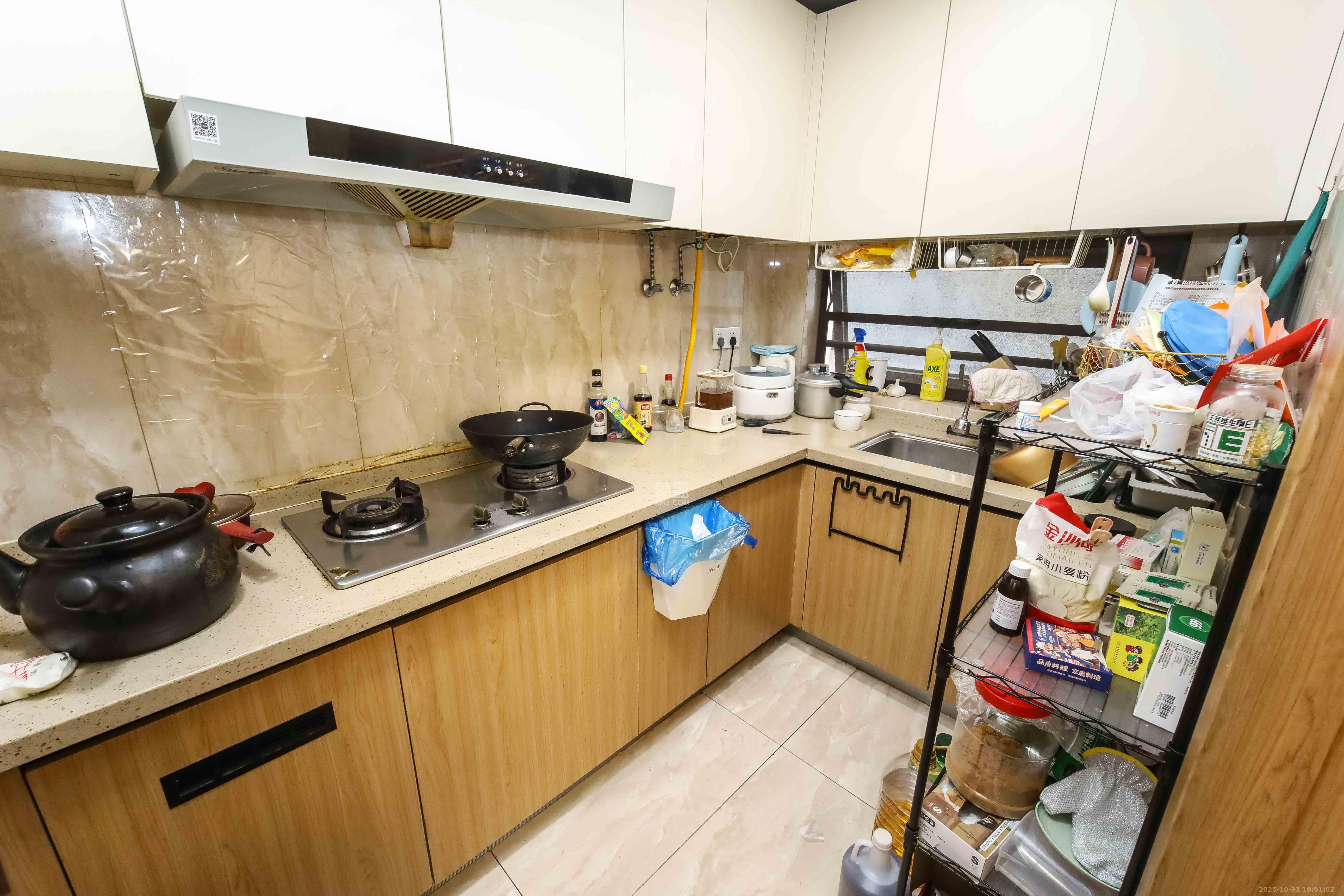 万科金域蓝湾  3室1厅1卫    120.0万厨房