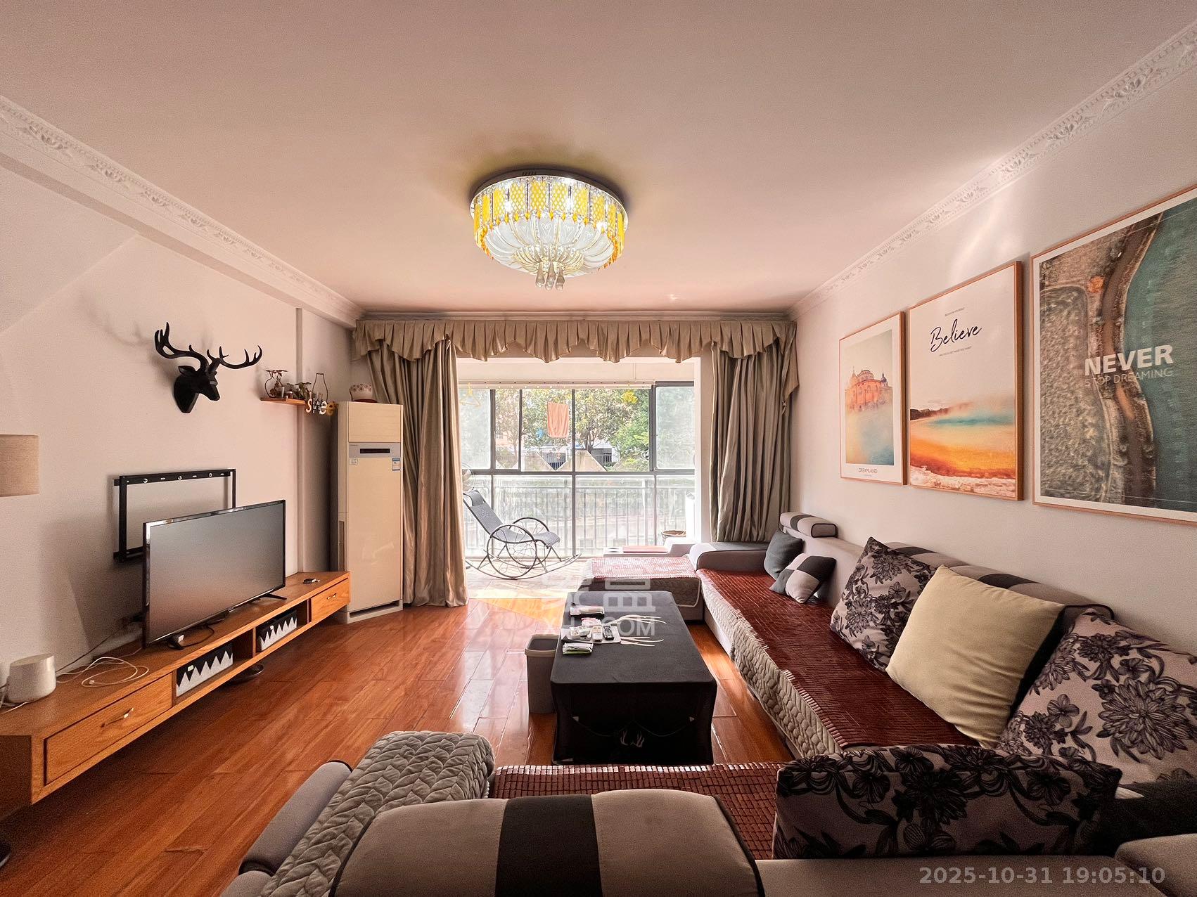 麓江春  1室2厅1卫    2800.0元/月 麓江春  1室2厅1卫    2800.0元/月室内图1