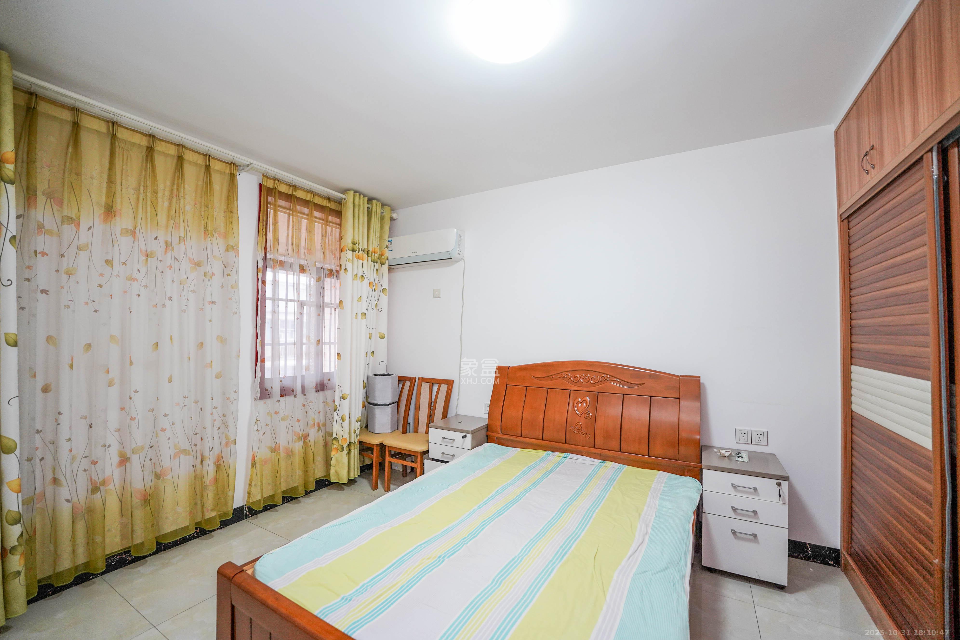 三城花苑(一,二,三期)  2室2厅1卫    28.0万 三城花苑(一,二,三期)  2室2厅1卫    28.0万卧室