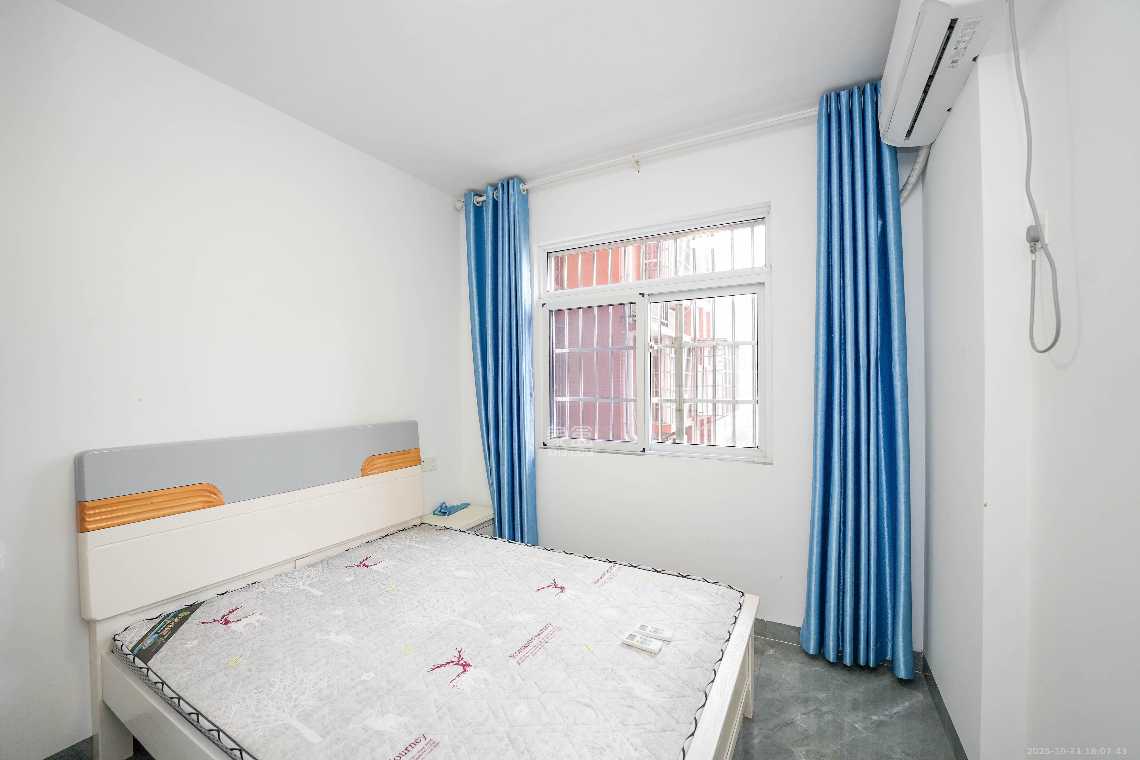 凯富南方鑫城 4室2厅2卫 80.0万 凯富南方鑫城 4室2厅2卫 80.0万卧室