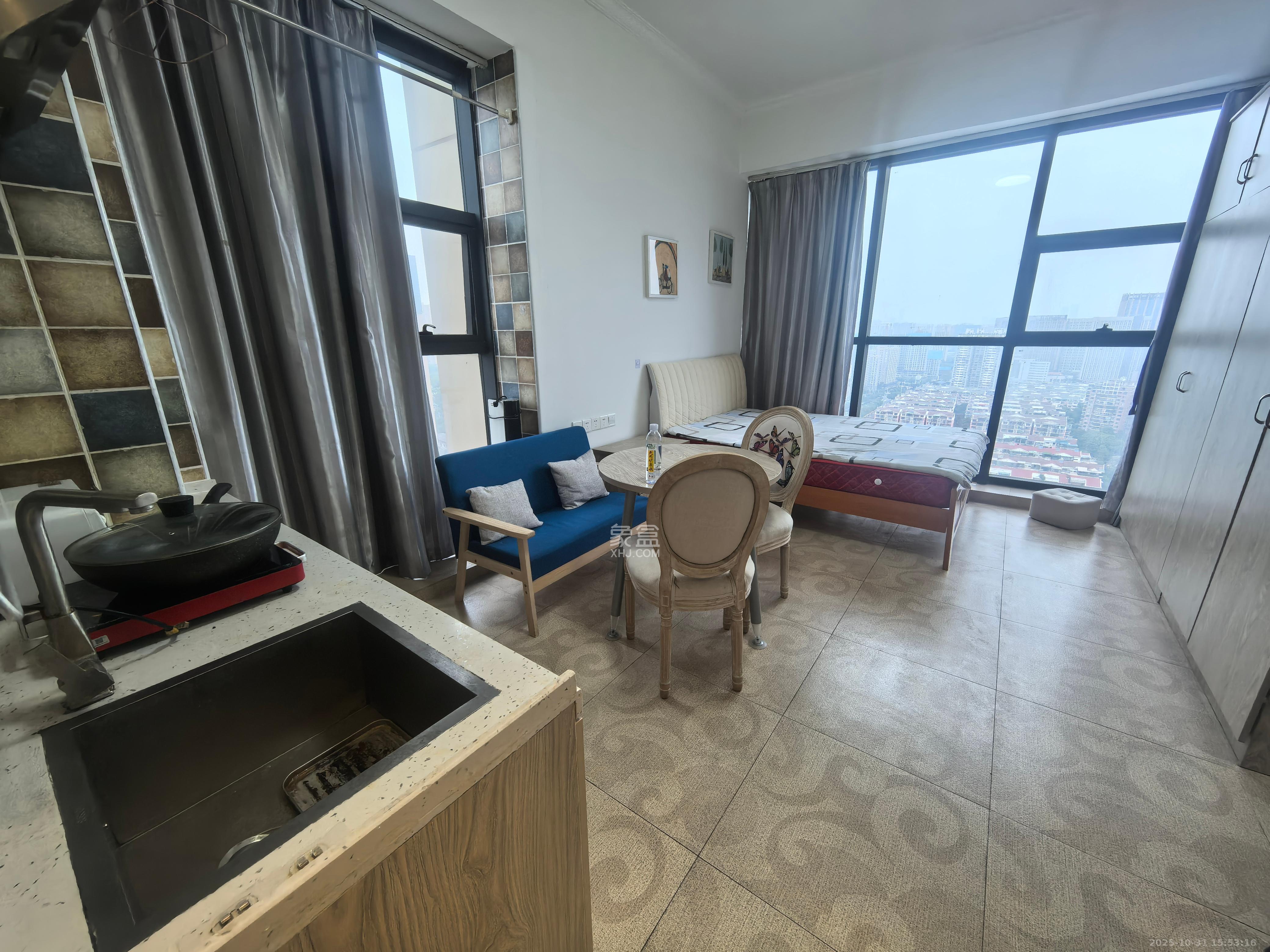 万坤图财富广场  1室1厅1卫    1300.0元/月室内图