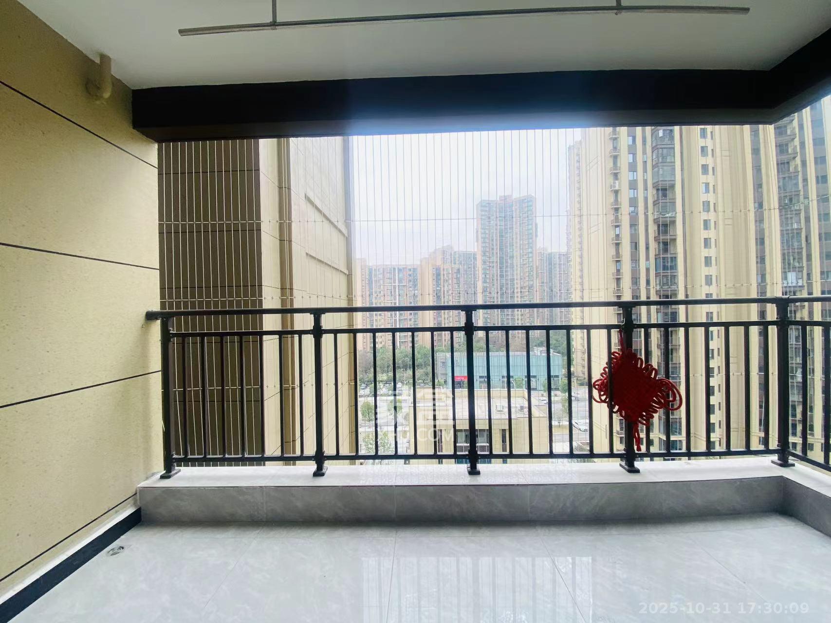 保利大都汇四期  4室2厅2卫    4500.0元/月室内图