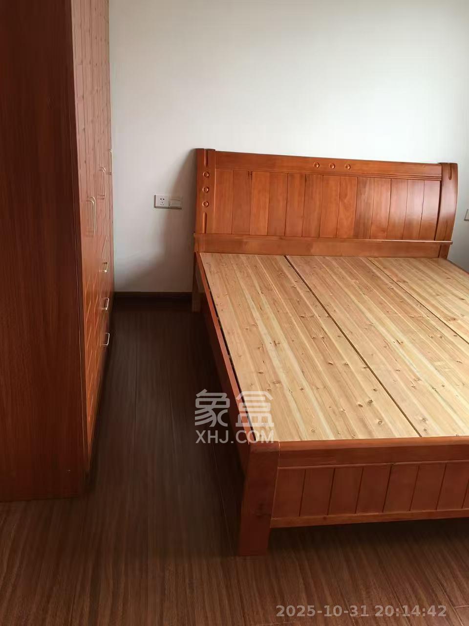 泰龙华府  3室2厅1卫    2500.0元/月室内图