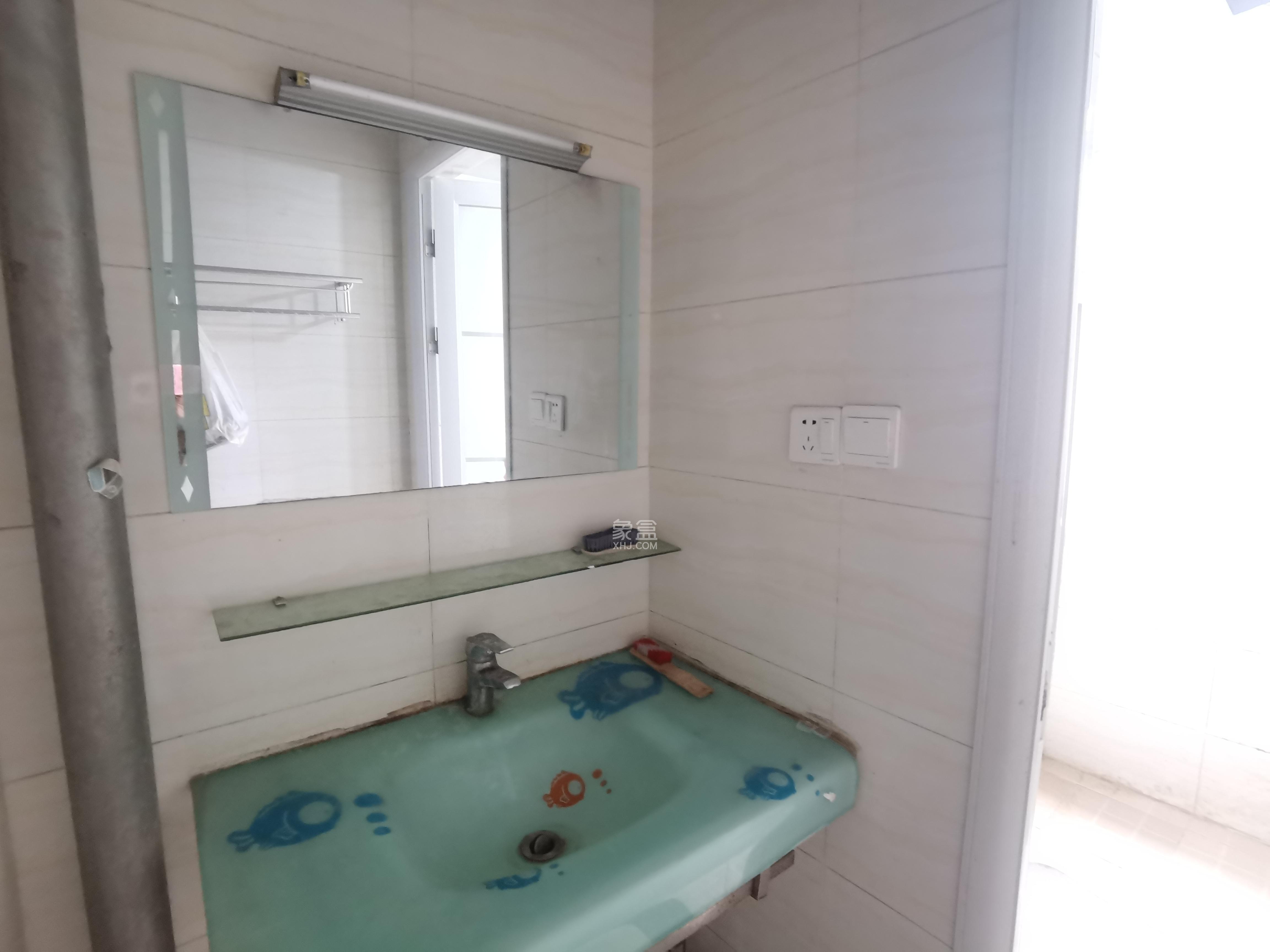 东方航标 1室2厅1卫 600.0元/月 东方航标 1室2厅1卫 600.0元/月室内图