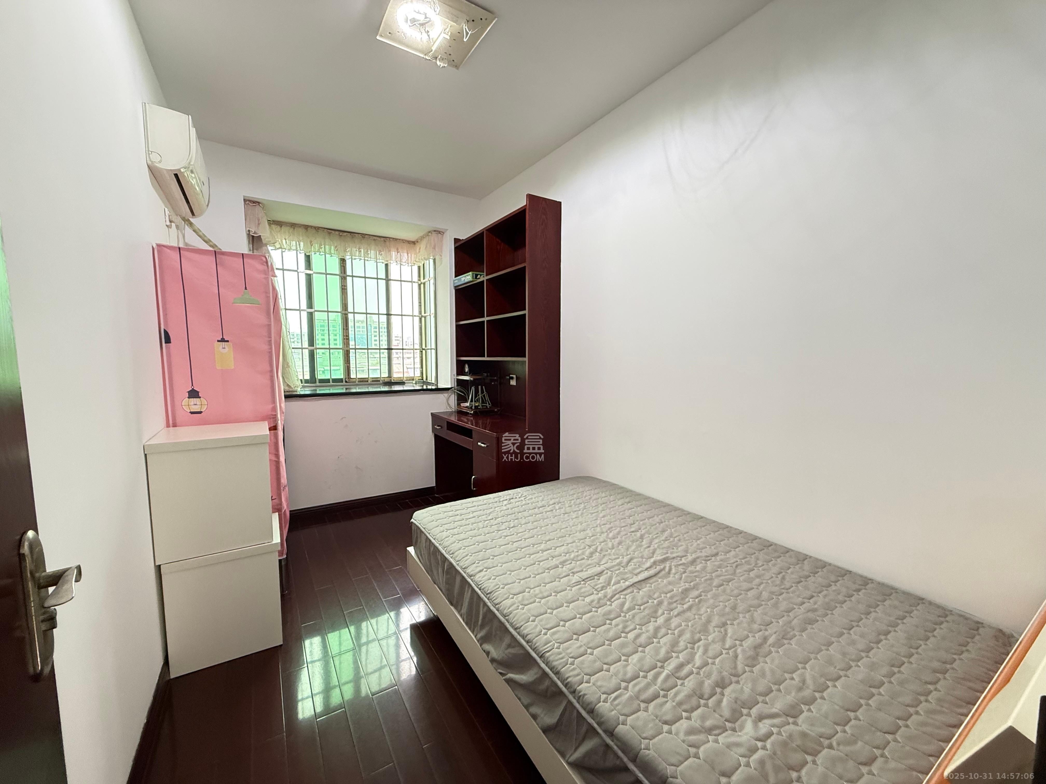 天峰名苑  3室2厅2卫    2800.0元/月室内图