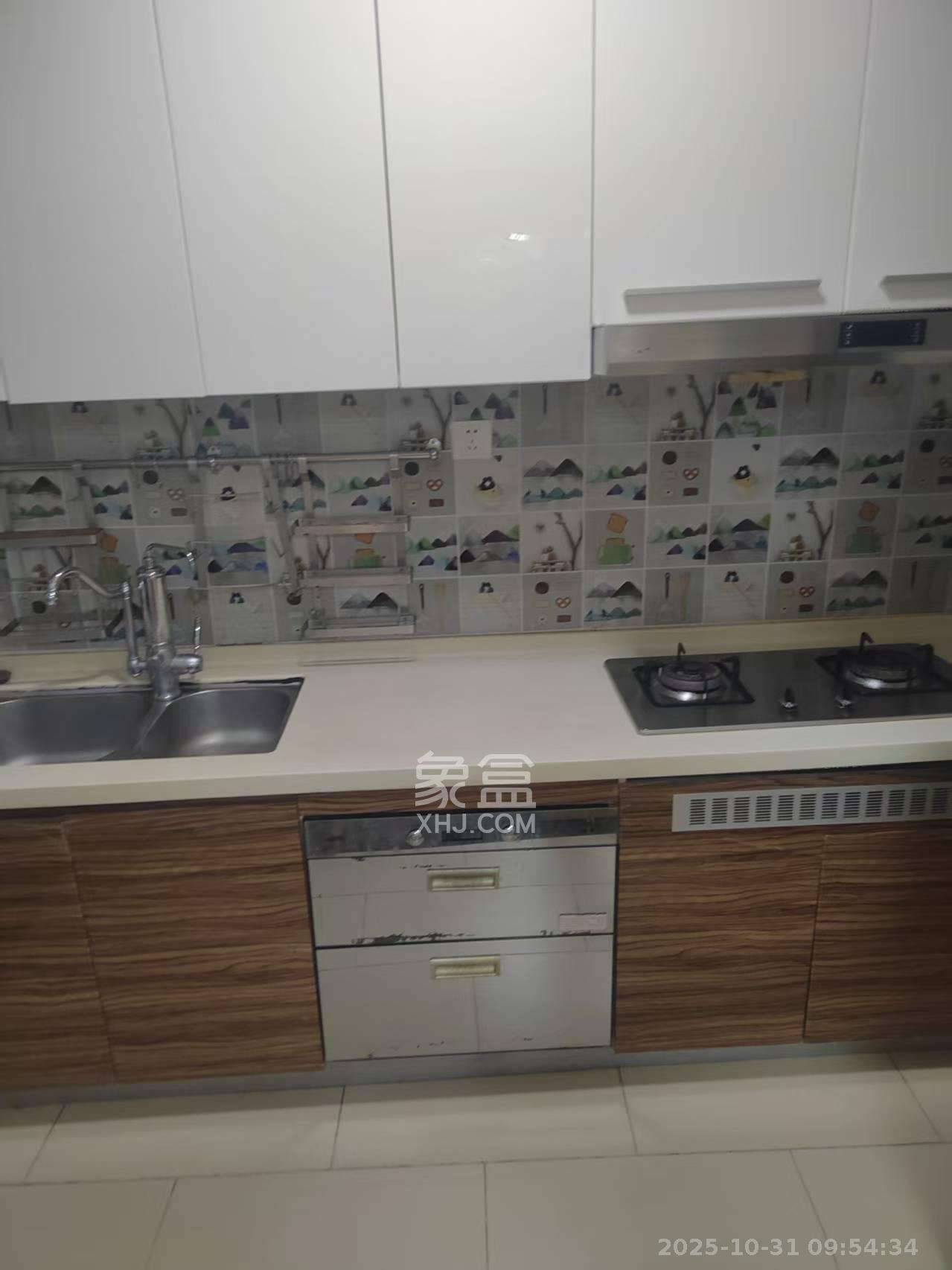 中海国际四期  4室2厅2卫    2800.0元/月