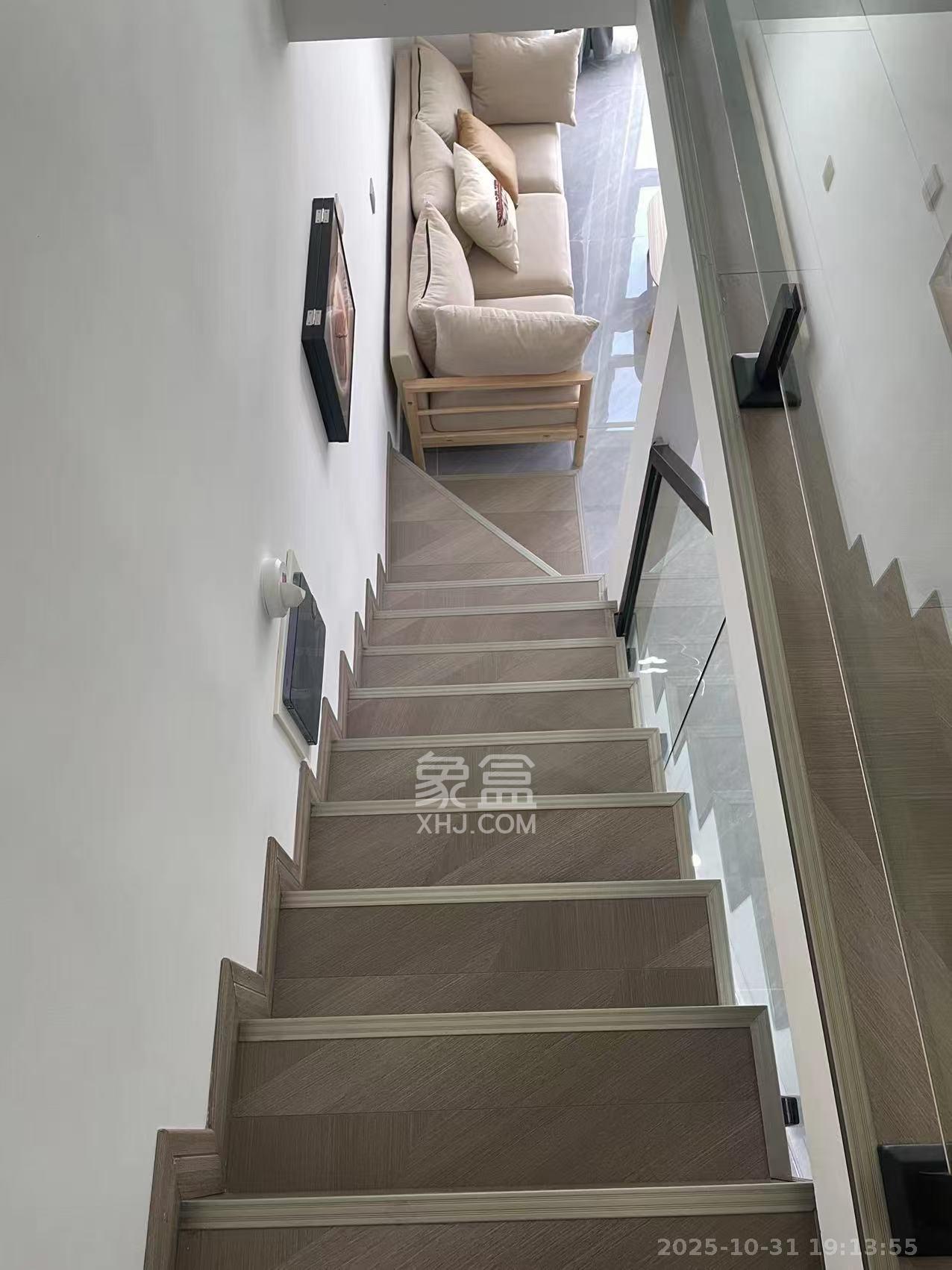 金地中交麓谷香颂(金地中交雅苑)  1室1厅1卫    2200.0元/月 金地中交麓谷香颂(金地中交雅苑)  1室1厅1卫    2200.0元/月室内图