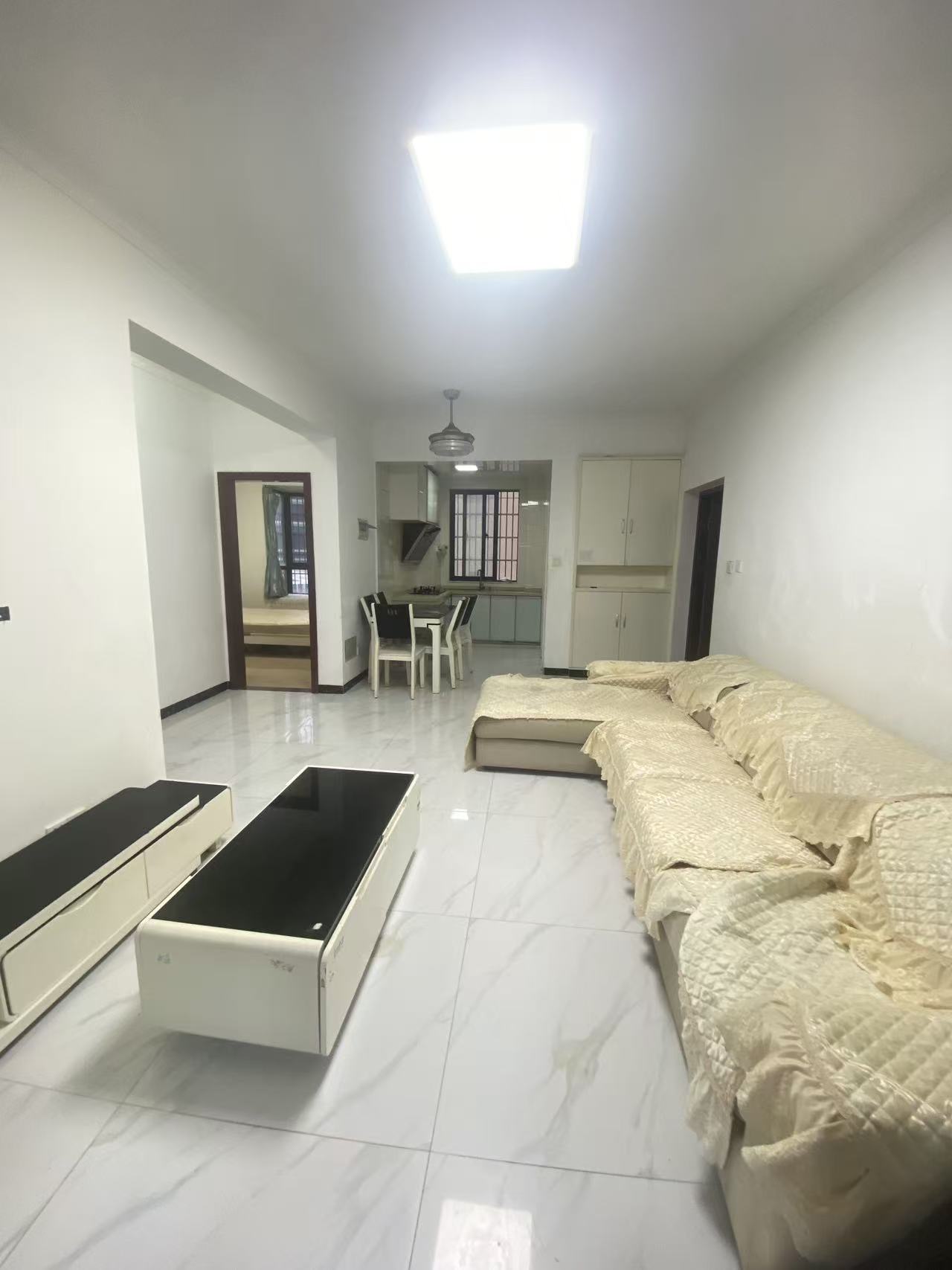 花漾年  3室2厅1卫    2500.0元/月室内图