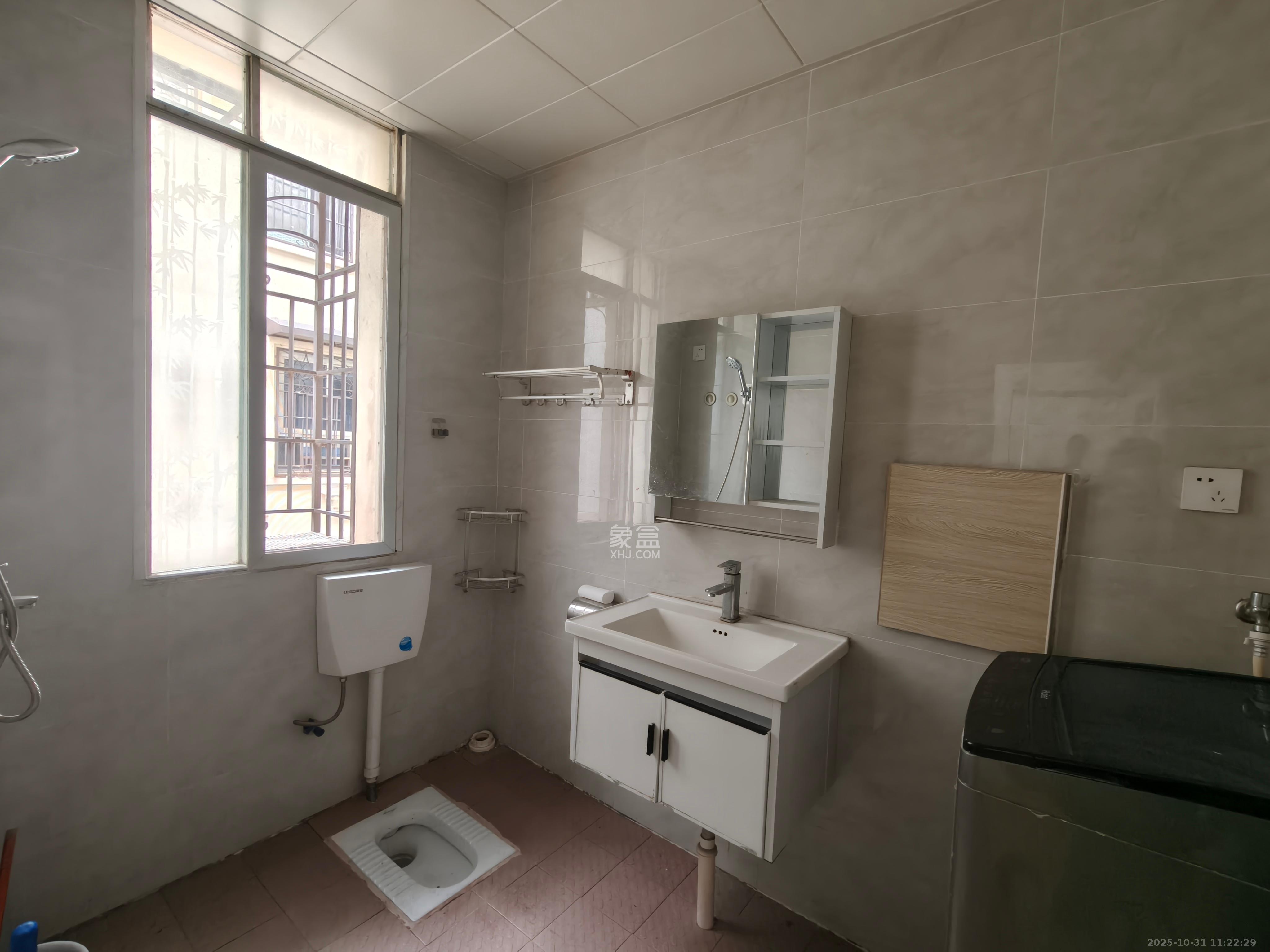 星沙四区  3室2厅1卫    1800.0元/月 星沙四区  3室2厅1卫    1800.0元/月室内图