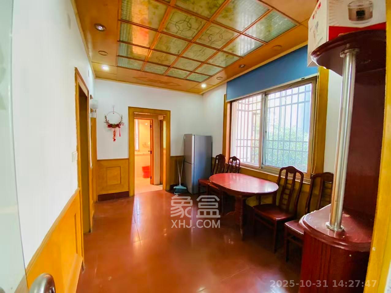 教育局宿舍（坡子街91号）  2室1厅1卫    2500.0元/月室内图