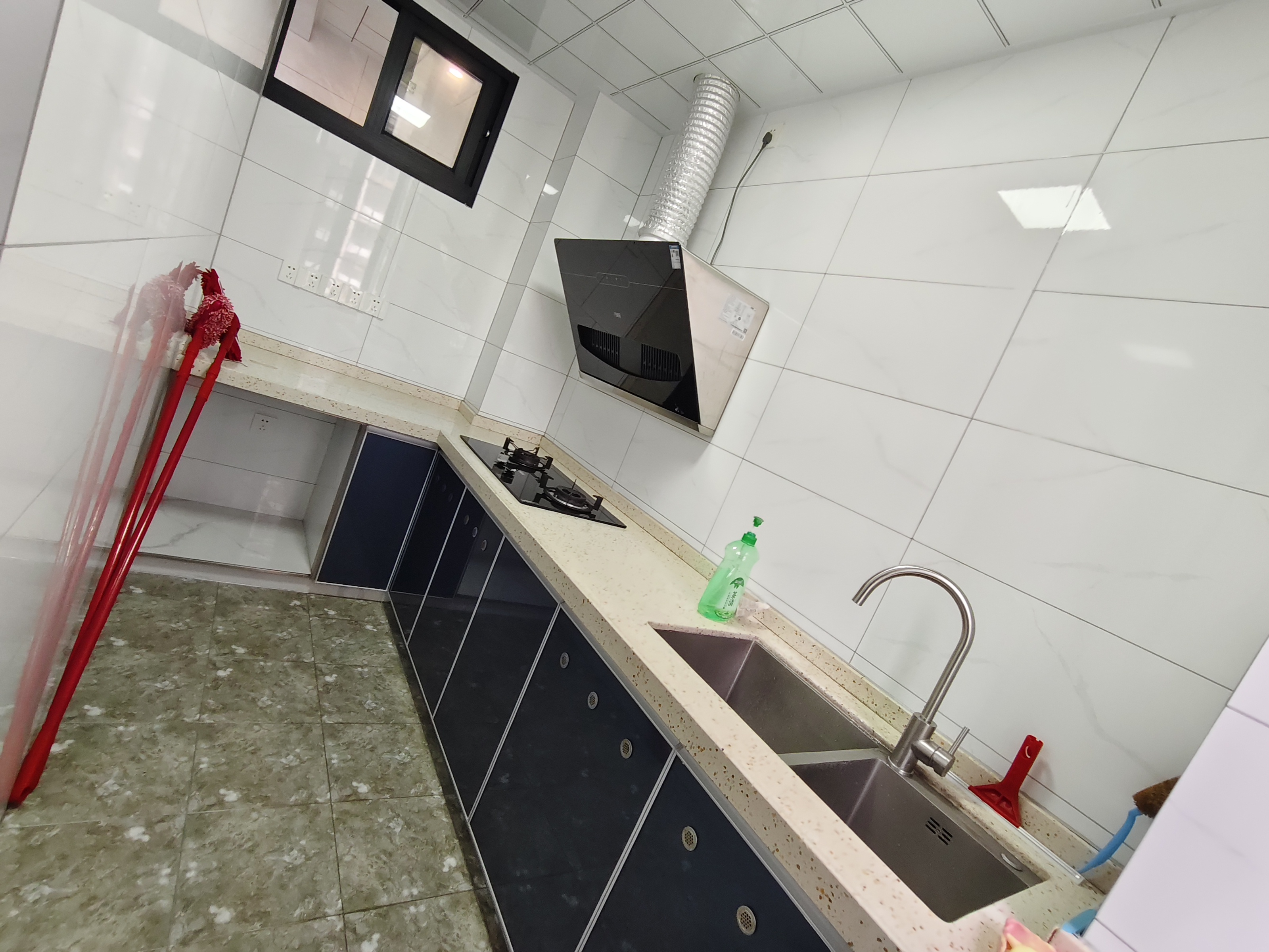 新大洲教师住宅小区 2室2厅1卫 1800.0元/月 新大洲教师住宅小区 2室2厅1卫 1800.0元/月室内图