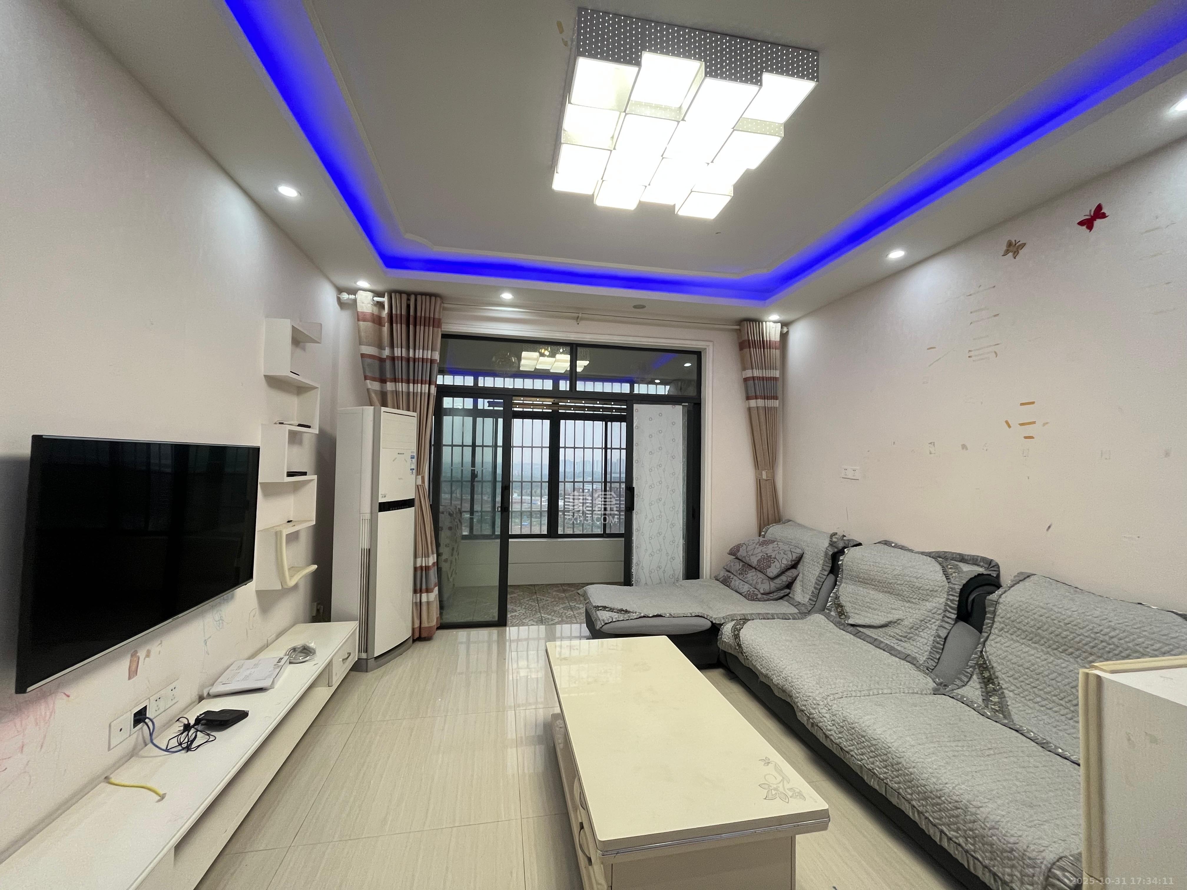 紫华郡  3室2厅1卫    1900.0元/月