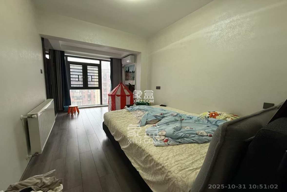 新华联梦想城 4室2厅2卫 2800.0元/月 新华联梦想城 4室2厅2卫 2800.0元/月室内图