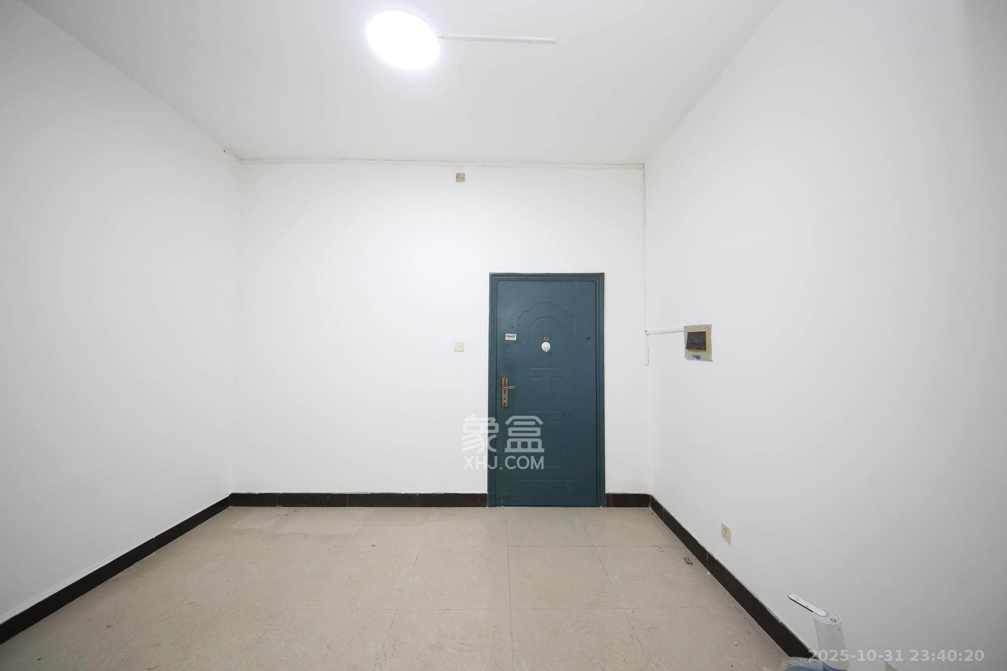 隆华金属宿舍  2室2厅1卫    65.0万客厅