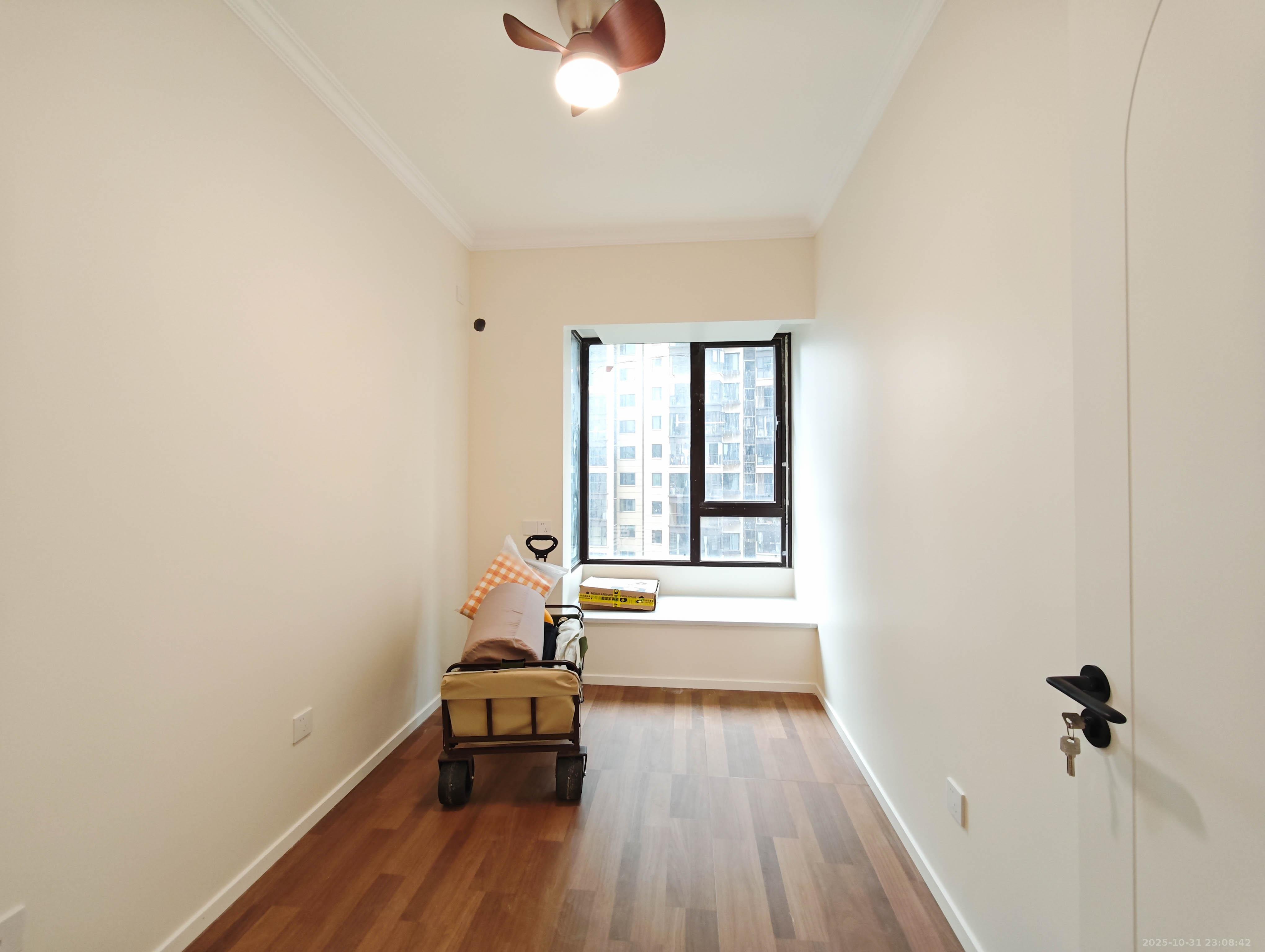 保利城(中航城国际社区、郡原美村) 4室2厅2卫 128.0万 保利城(中航城国际社区、郡原美村) 4室2厅2卫 128.0万卧室