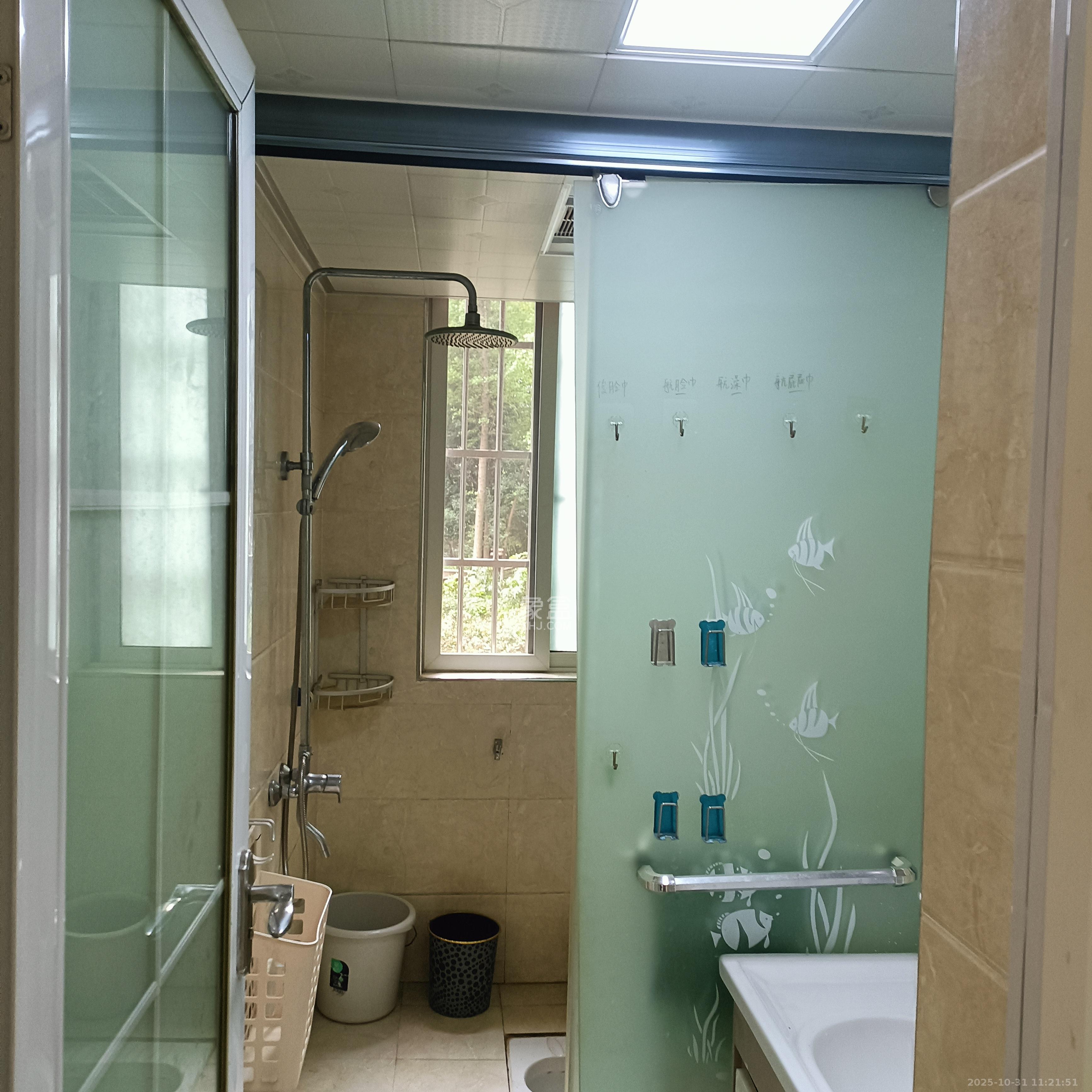 鑫科明珠  3室2厅2卫    2500.0元/月 鑫科明珠  3室2厅2卫    2500.0元/月室内图