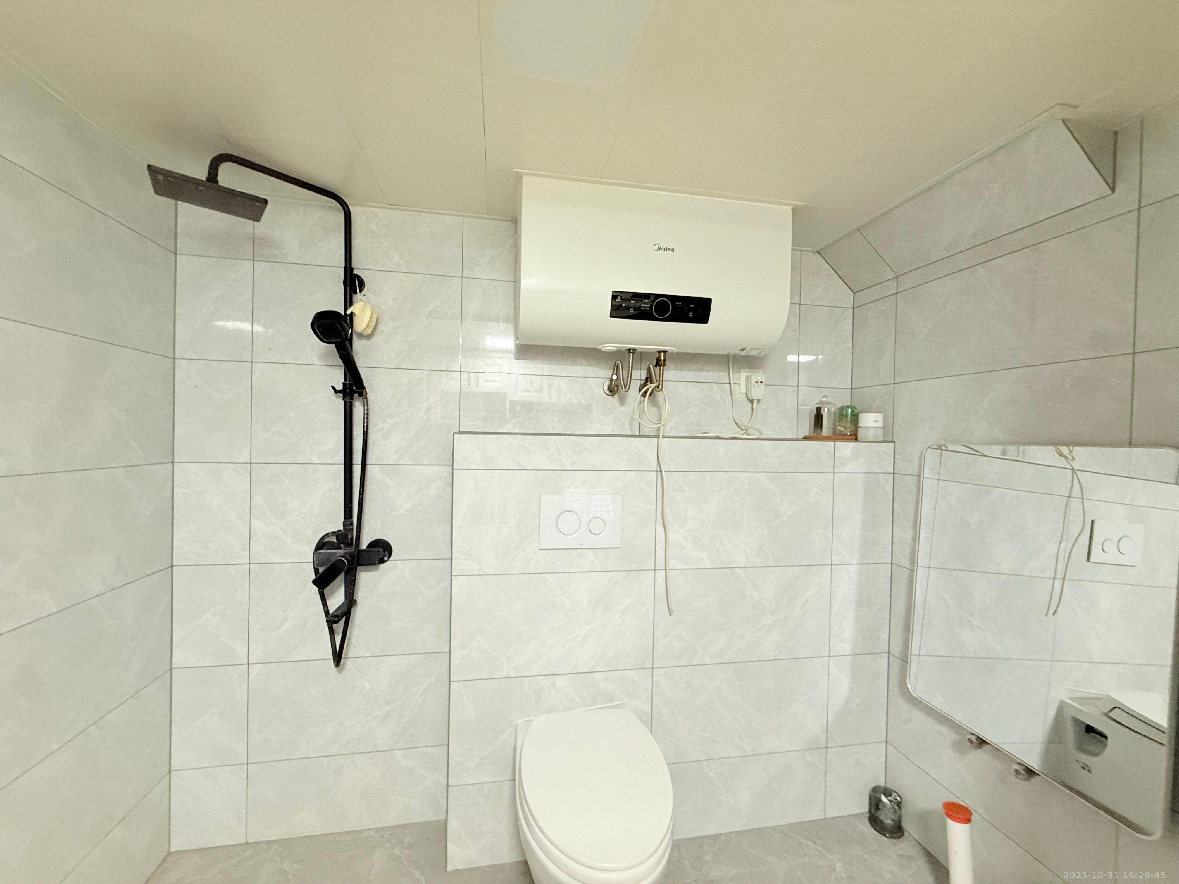 华润翡翠府 1室1厅1卫 2200.0元/月 华润翡翠府 1室1厅1卫 2200.0元/月室内图