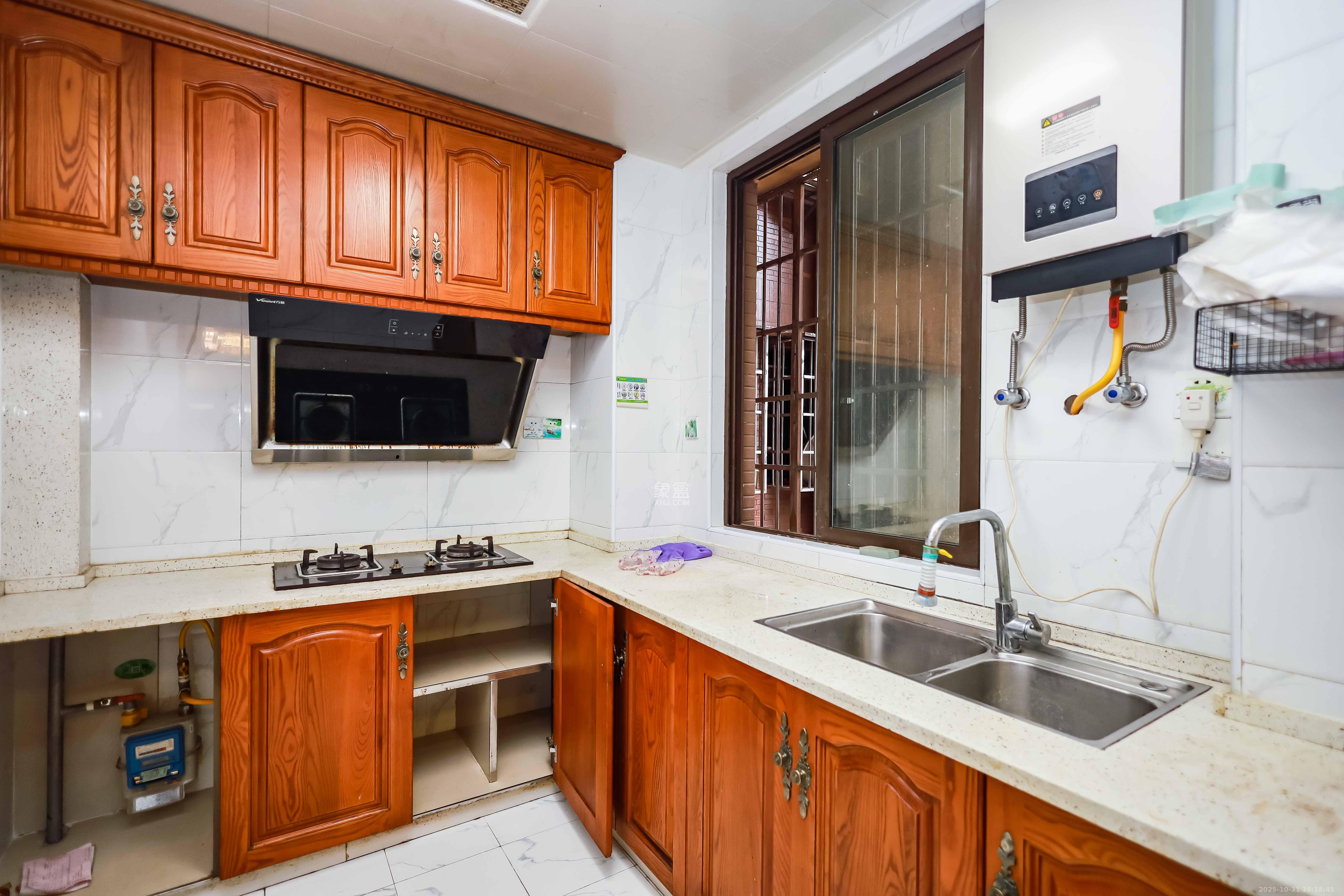 金南家园一期  1室0厅0卫    58.0万厨房