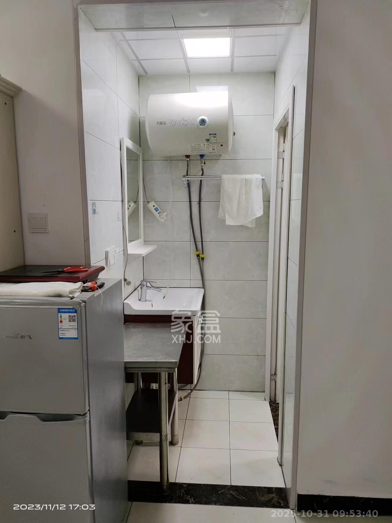 欧莱雅郡 1室1厅1卫 1100.0元/月 欧莱雅郡 1室1厅1卫 1100.0元/月室内图