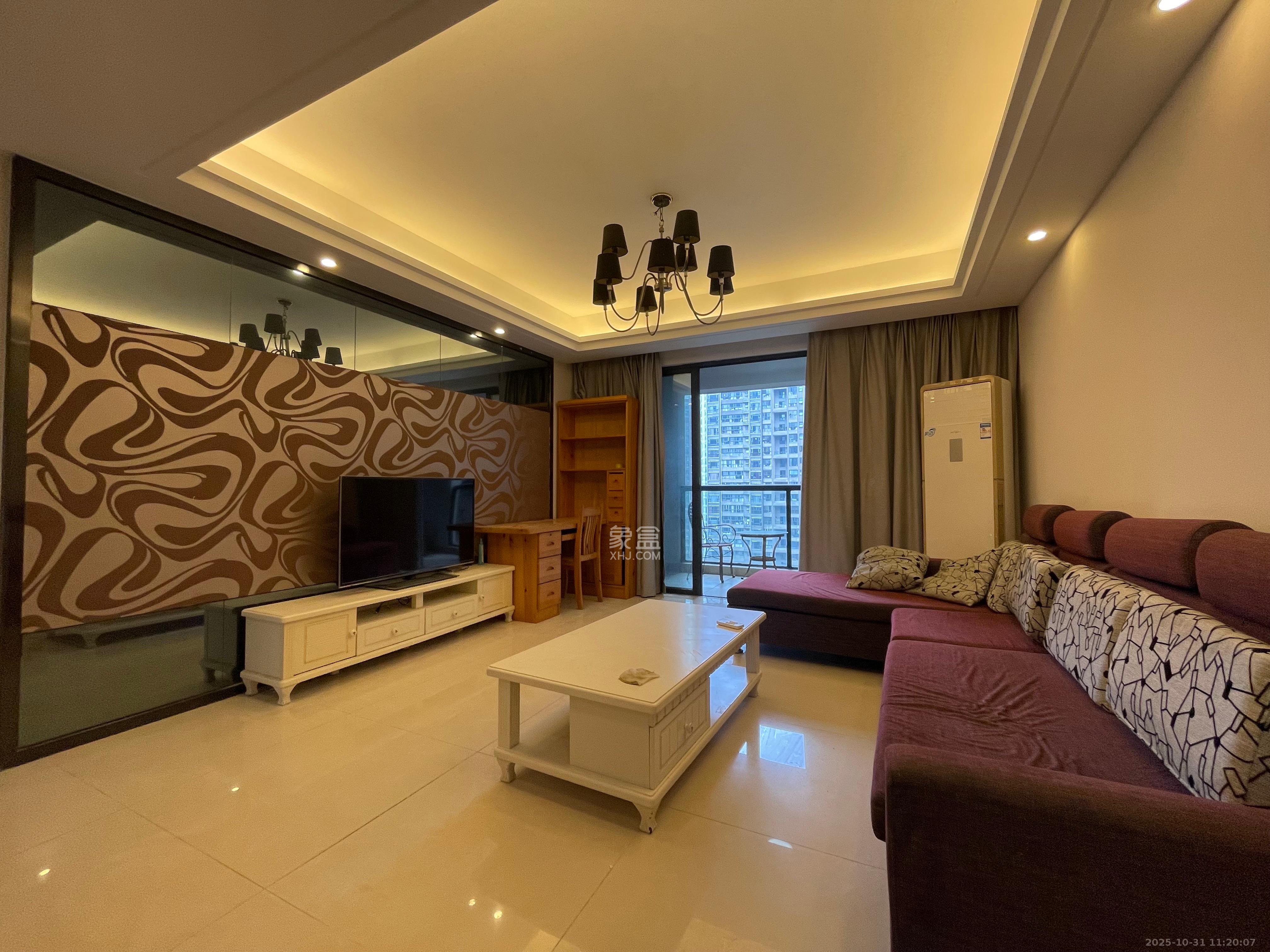 藏珑湖上国际花园  4室2厅2卫    4200.0元/月 藏珑湖上国际花园  4室2厅2卫    4200.0元/月室内图