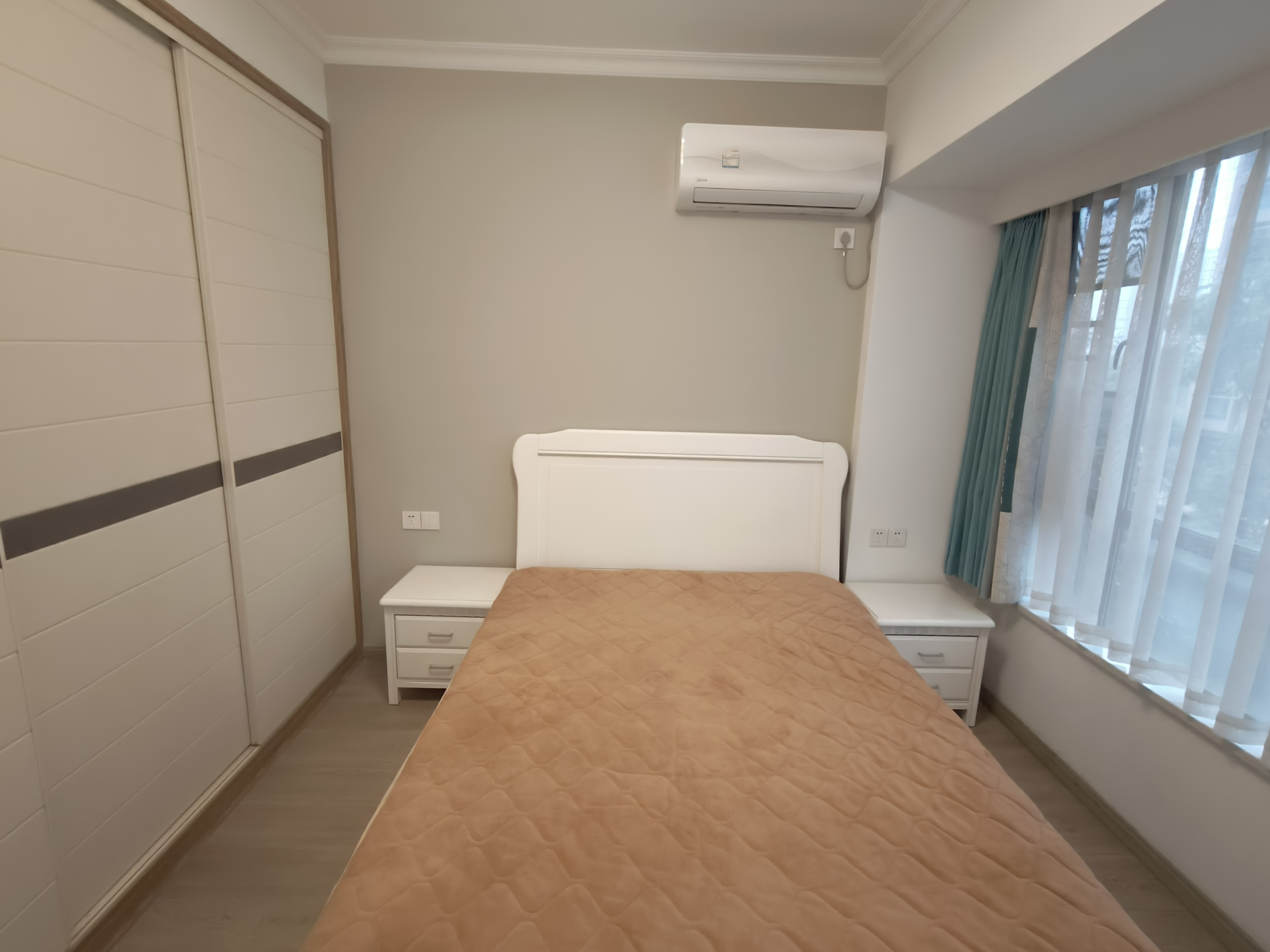 珠江愉景南苑(一、二、三、四期) 3室2厅2卫 2400.0元/月 珠江愉景南苑(一、二、三、四期) 3室2厅2卫 2400.0元/月室内图