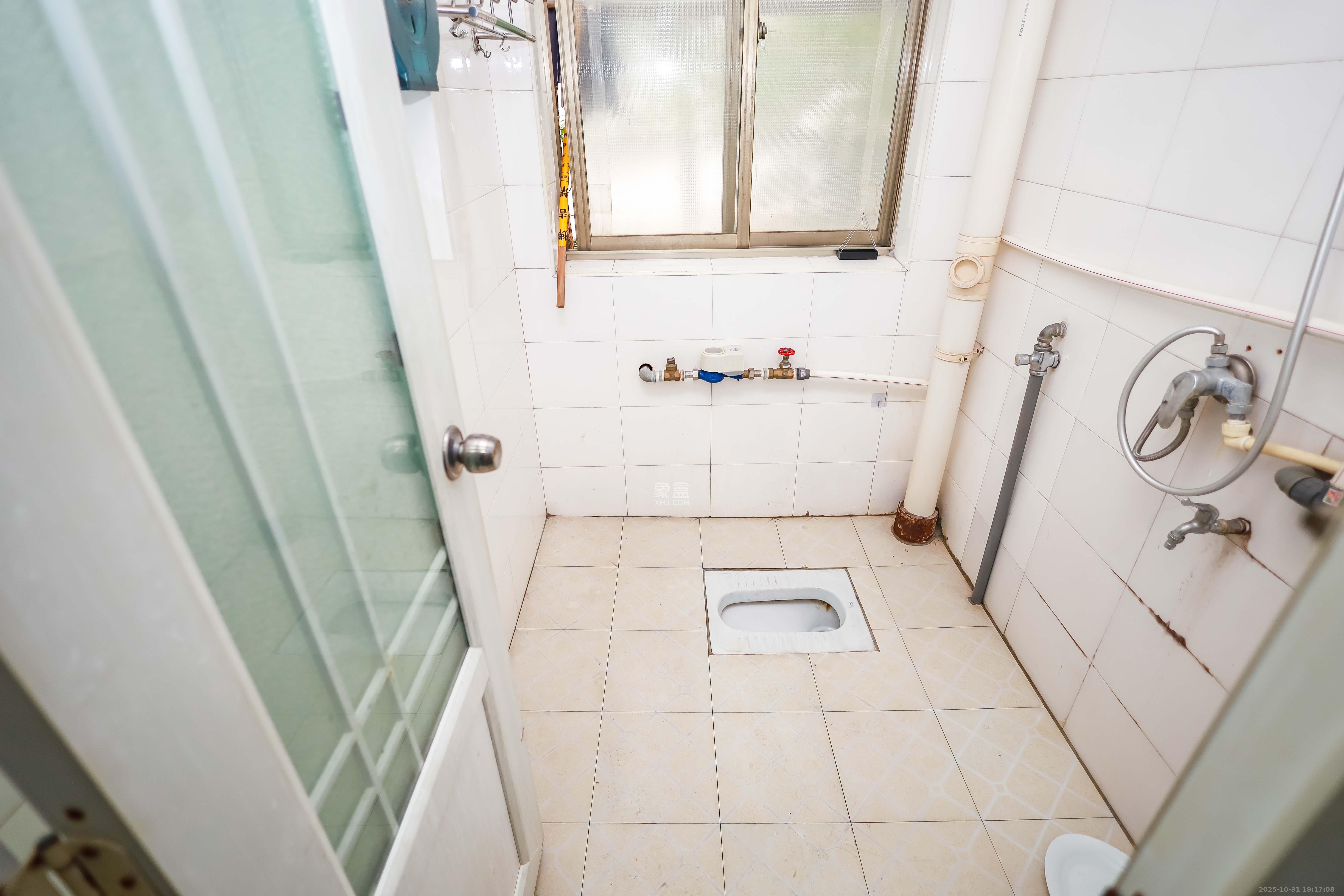 金峰小区南院 5室2厅2卫 138.0万 金峰小区南院 5室2厅2卫 138.0万卫生间