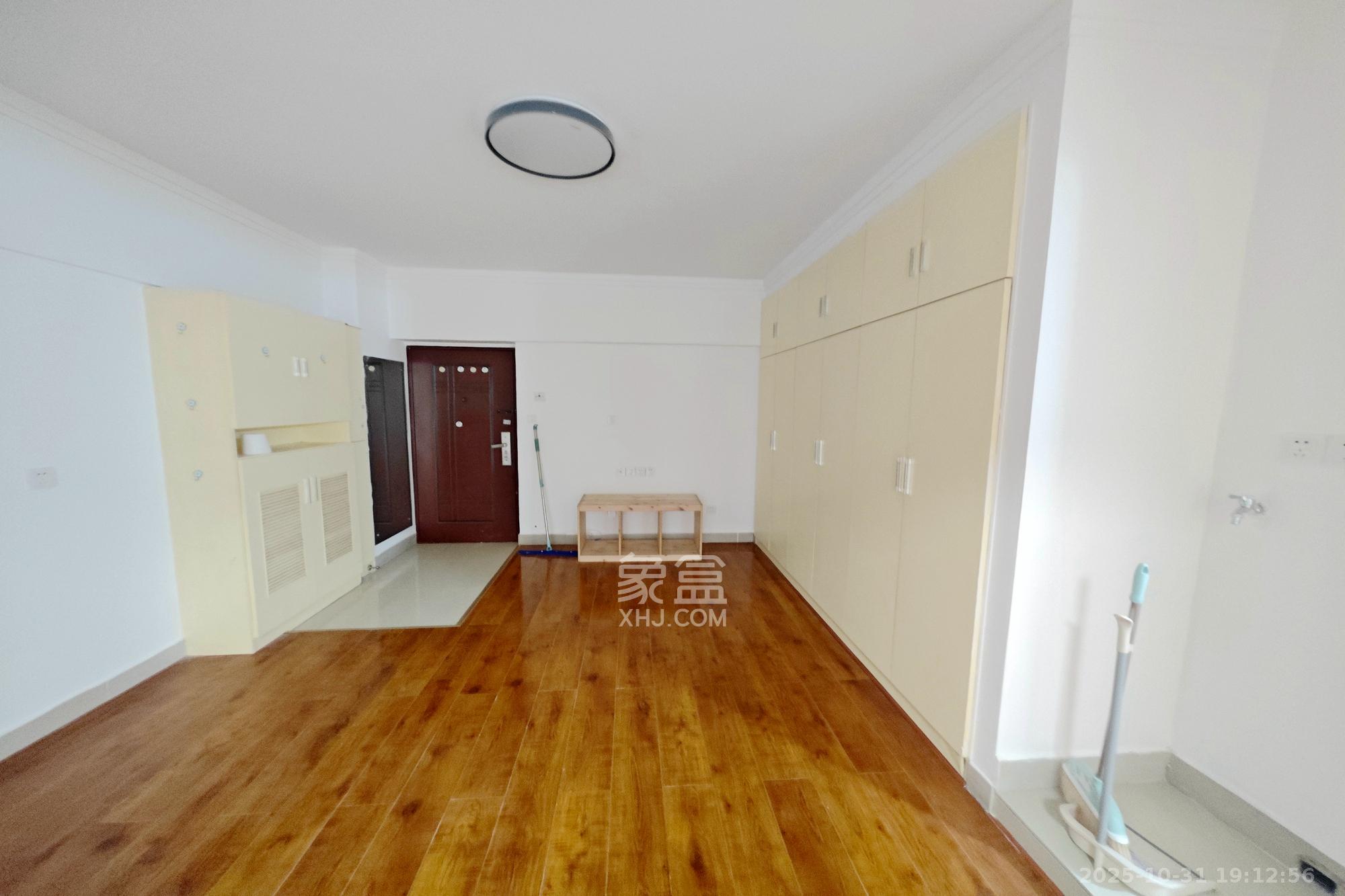 中盛小家碧寓  2室1厅1卫    35.8万 中盛小家碧寓  2室1厅1卫    35.8万客厅