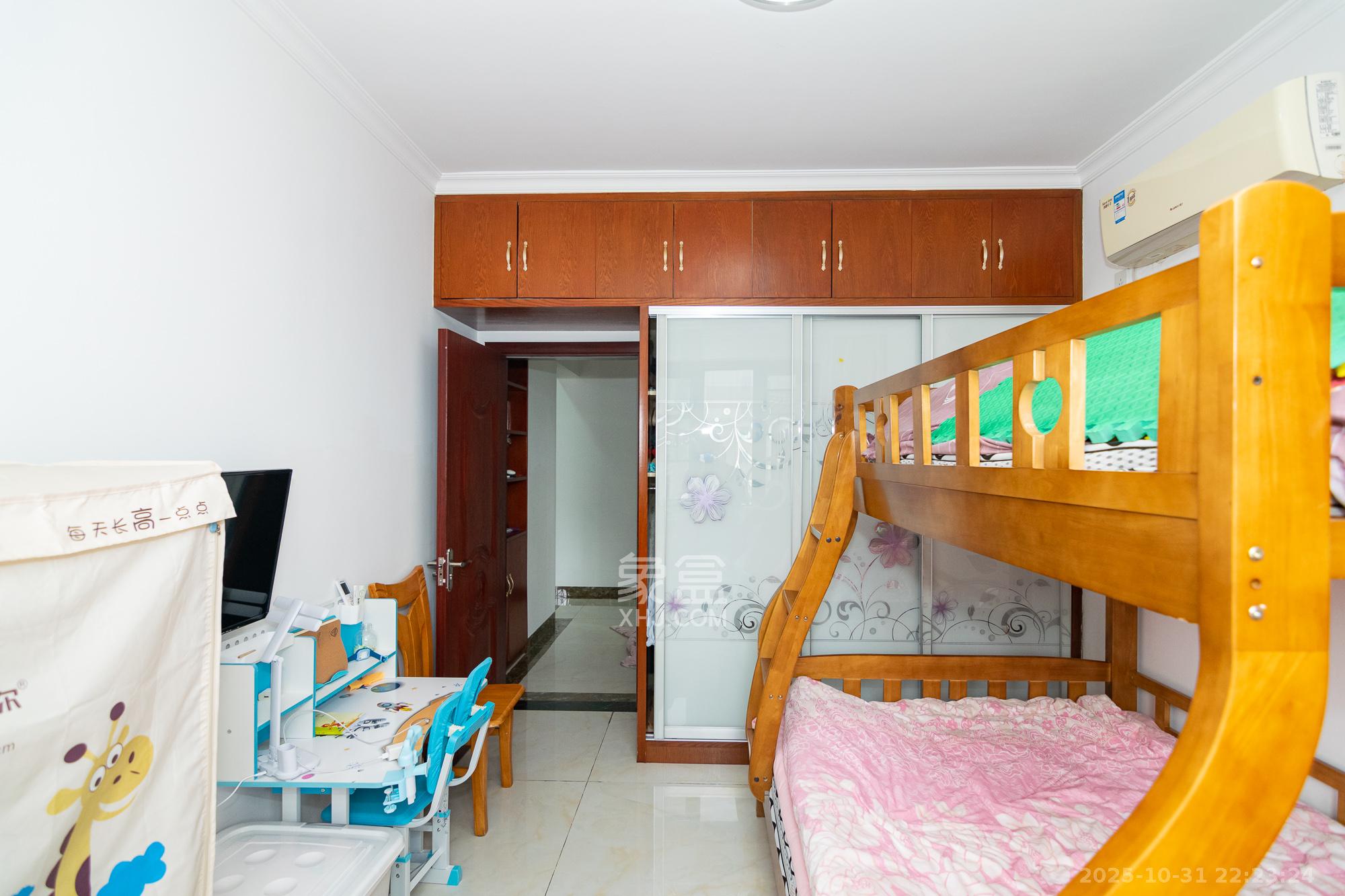 澳海澜庭 2室2厅1卫 45.0万 澳海澜庭 2室2厅1卫 45.0万卧室