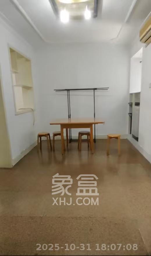 解放四村石子冲 2室1厅1卫 1700.0元/月 解放四村石子冲 2室1厅1卫 1700.0元/月室内图