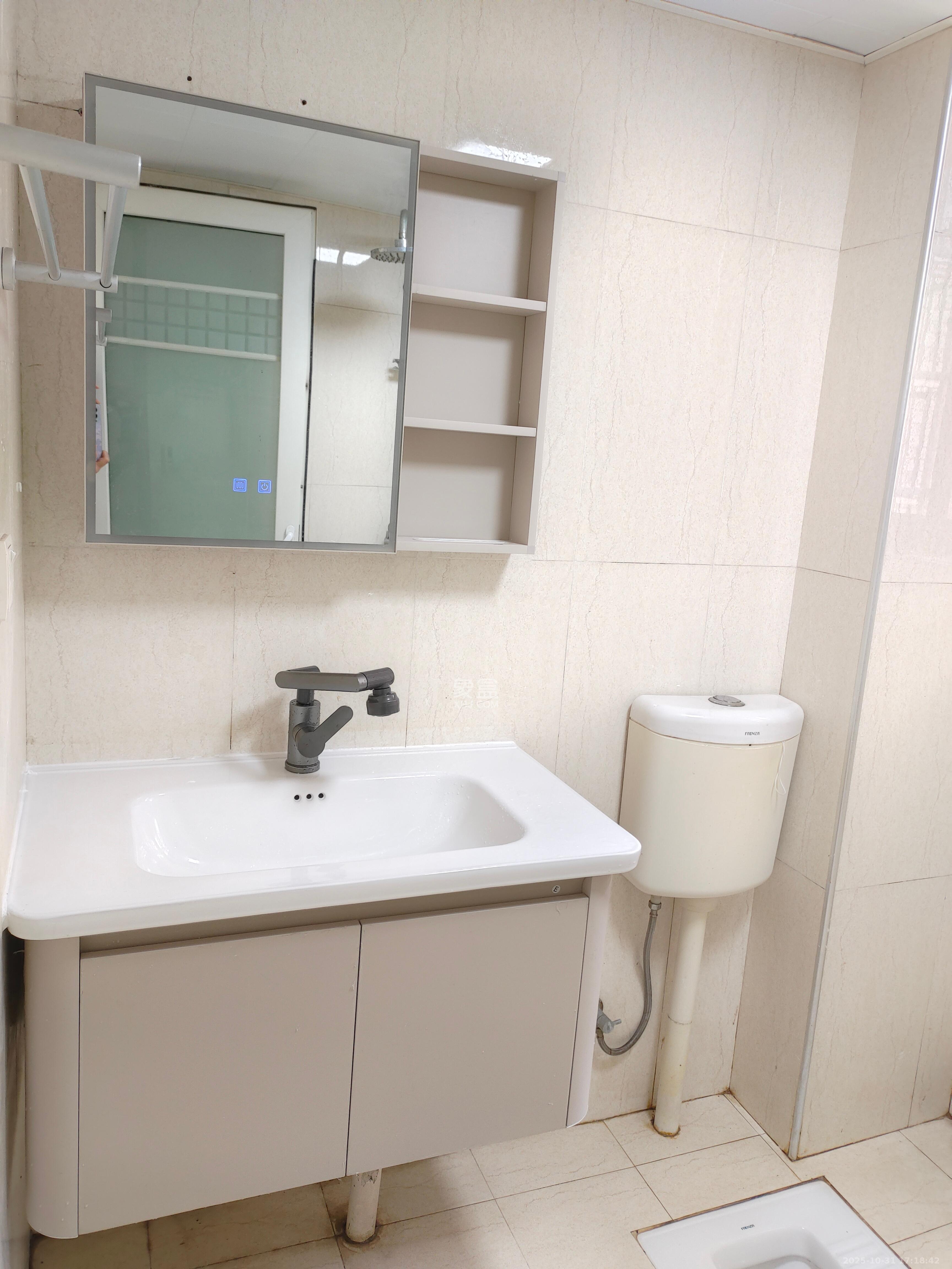 银馨家园 4室2厅2卫 3000.0元/月 银馨家园 4室2厅2卫 3000.0元/月室内图