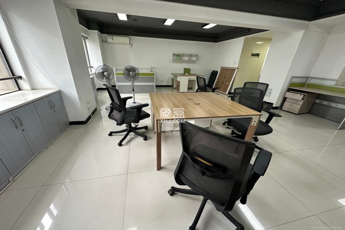 钰龙天下二期(钰龙佳园) 1室1厅1卫 1200.0元/月 钰龙天下二期(钰龙佳园) 1室1厅1卫 1200.0元/月室内图