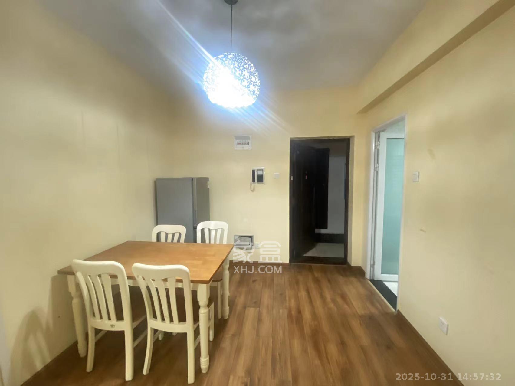 百纳广场（百纳公寓）  2室2厅1卫    2600.0元/月室内图