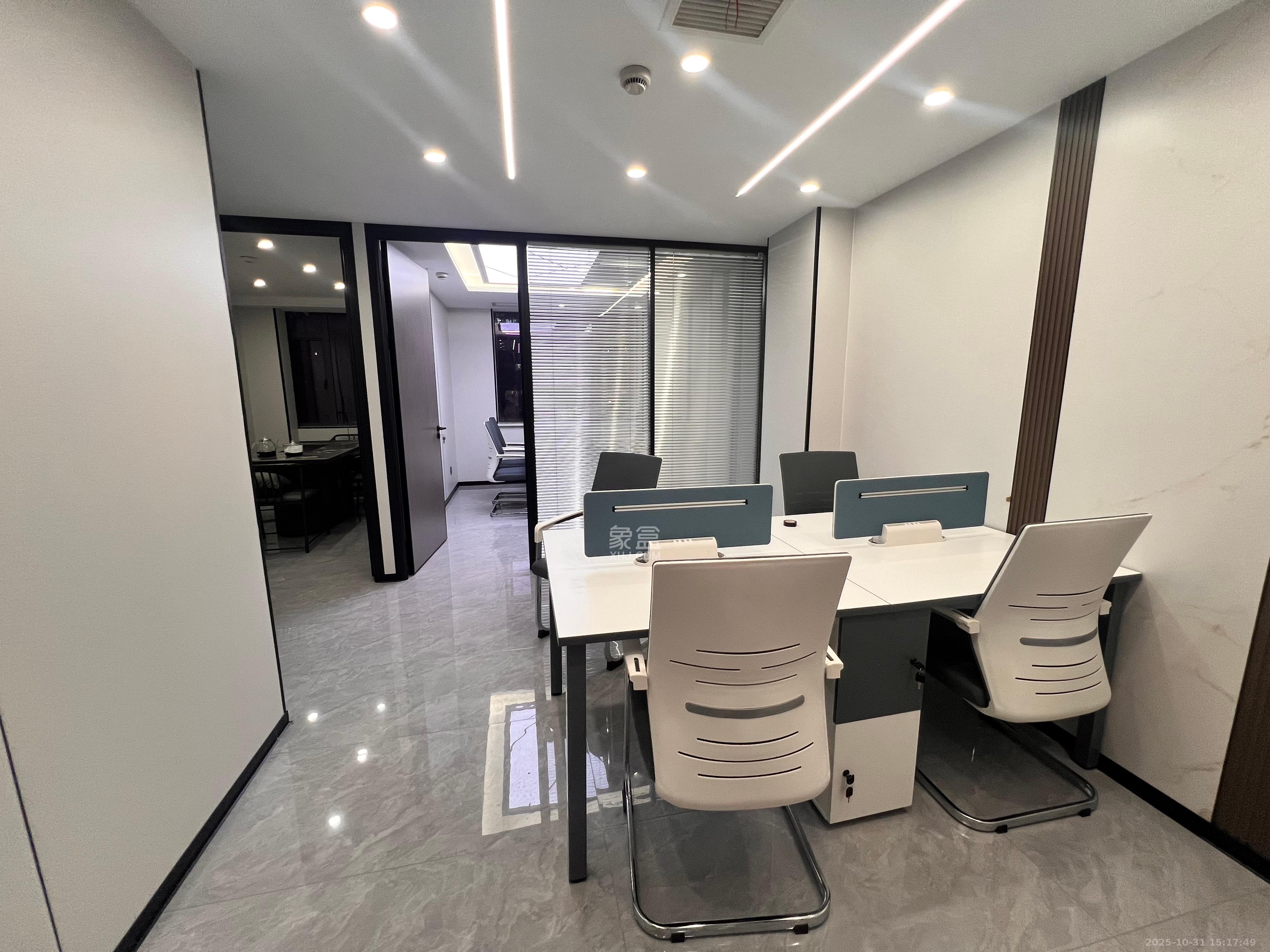 长房中庭国际(东郡华蓉广场) 1室1厅1卫 3500.0元/月 长房中庭国际(东郡华蓉广场) 1室1厅1卫 3500.0元/月室内图