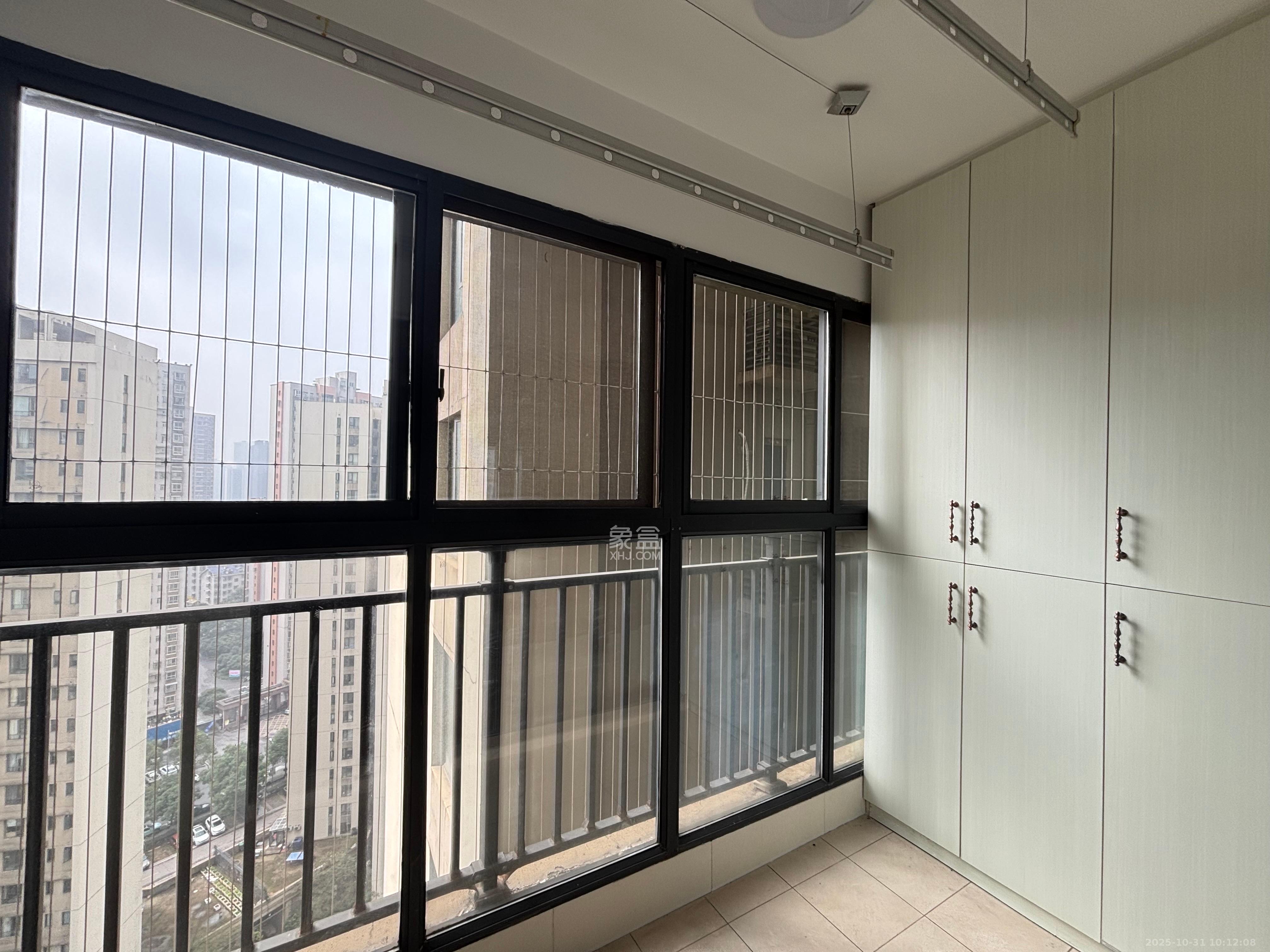 万科城市花园  3室2厅2卫    3000.0元/月室内图