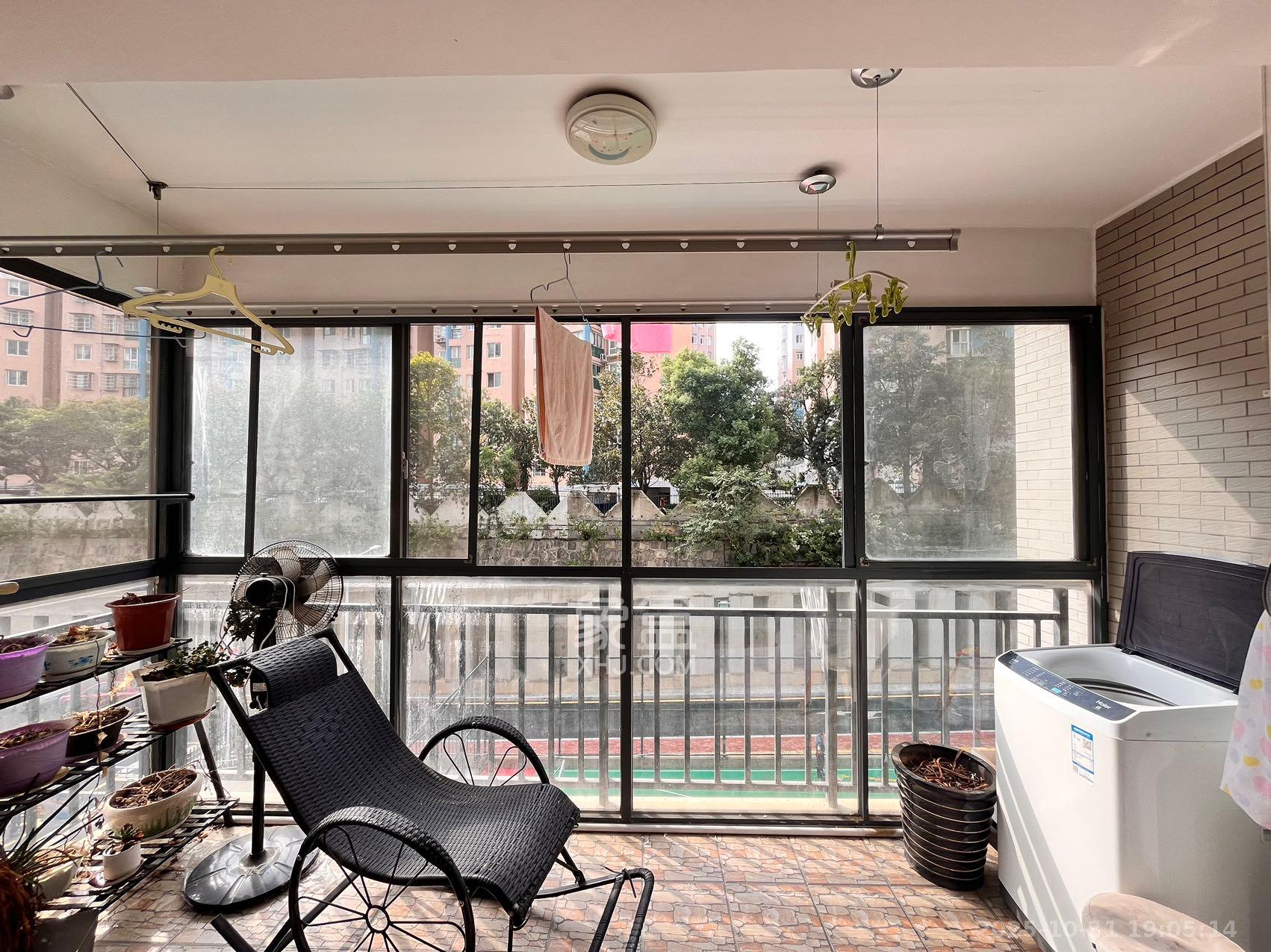 麓江春  1室2厅1卫    2800.0元/月 麓江春  1室2厅1卫    2800.0元/月室内图