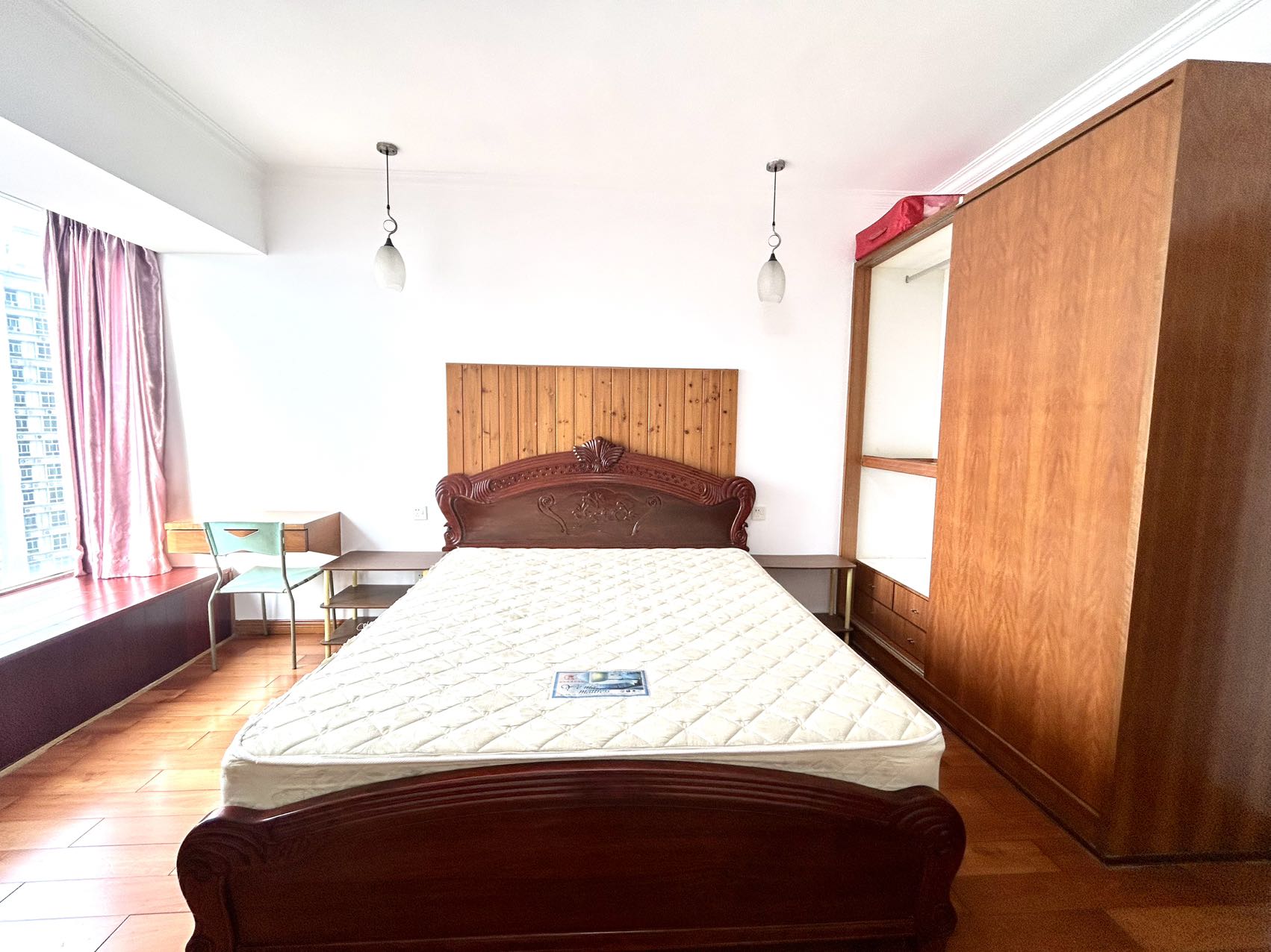 半山花园 4室2厅1卫 6500.0元/月 半山花园 4室2厅1卫 6500.0元/月室内图