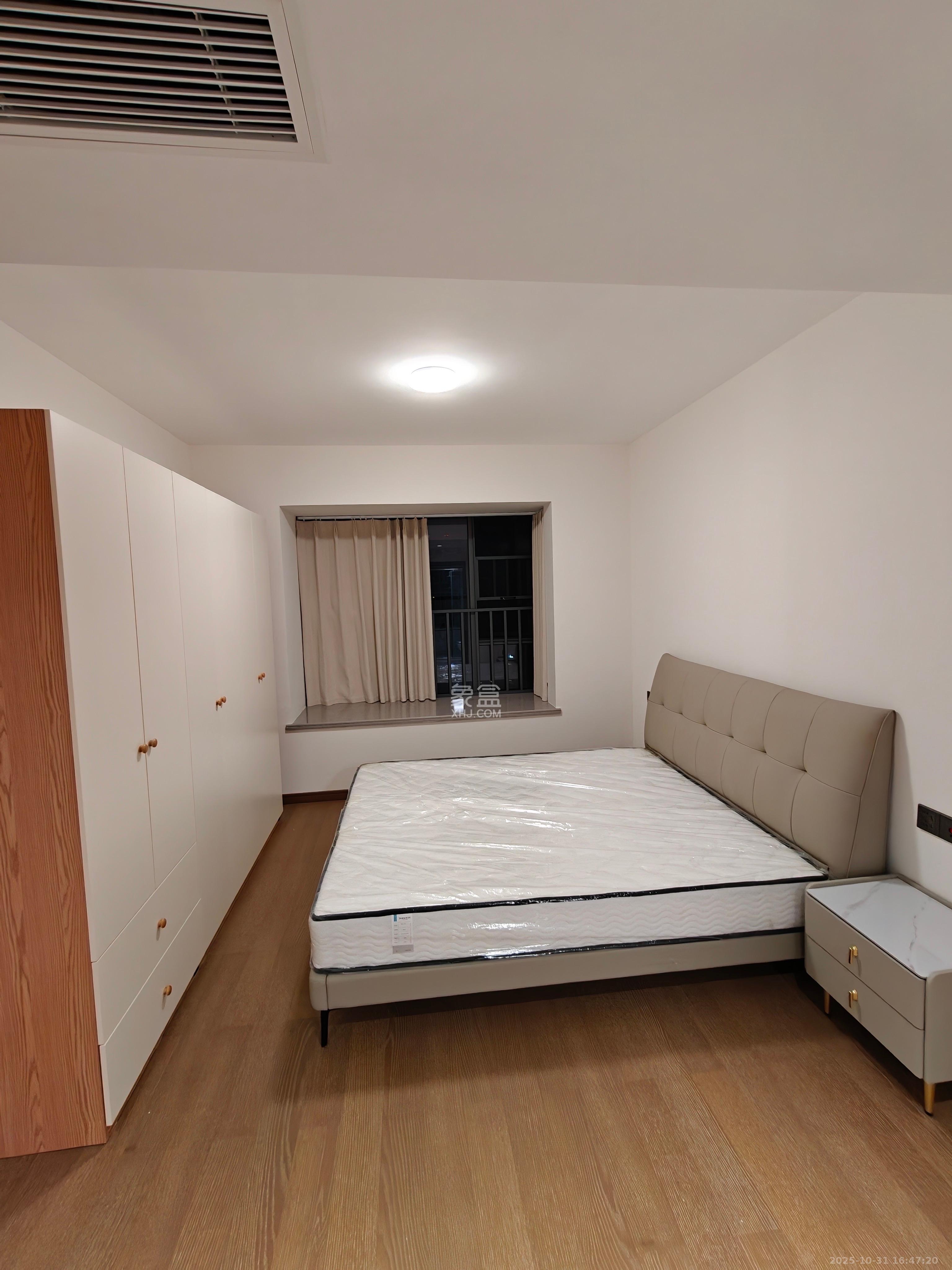 卓越洋湖晴翠 4室2厅2卫 4000.0元/月 卓越洋湖晴翠 4室2厅2卫 4000.0元/月室内图