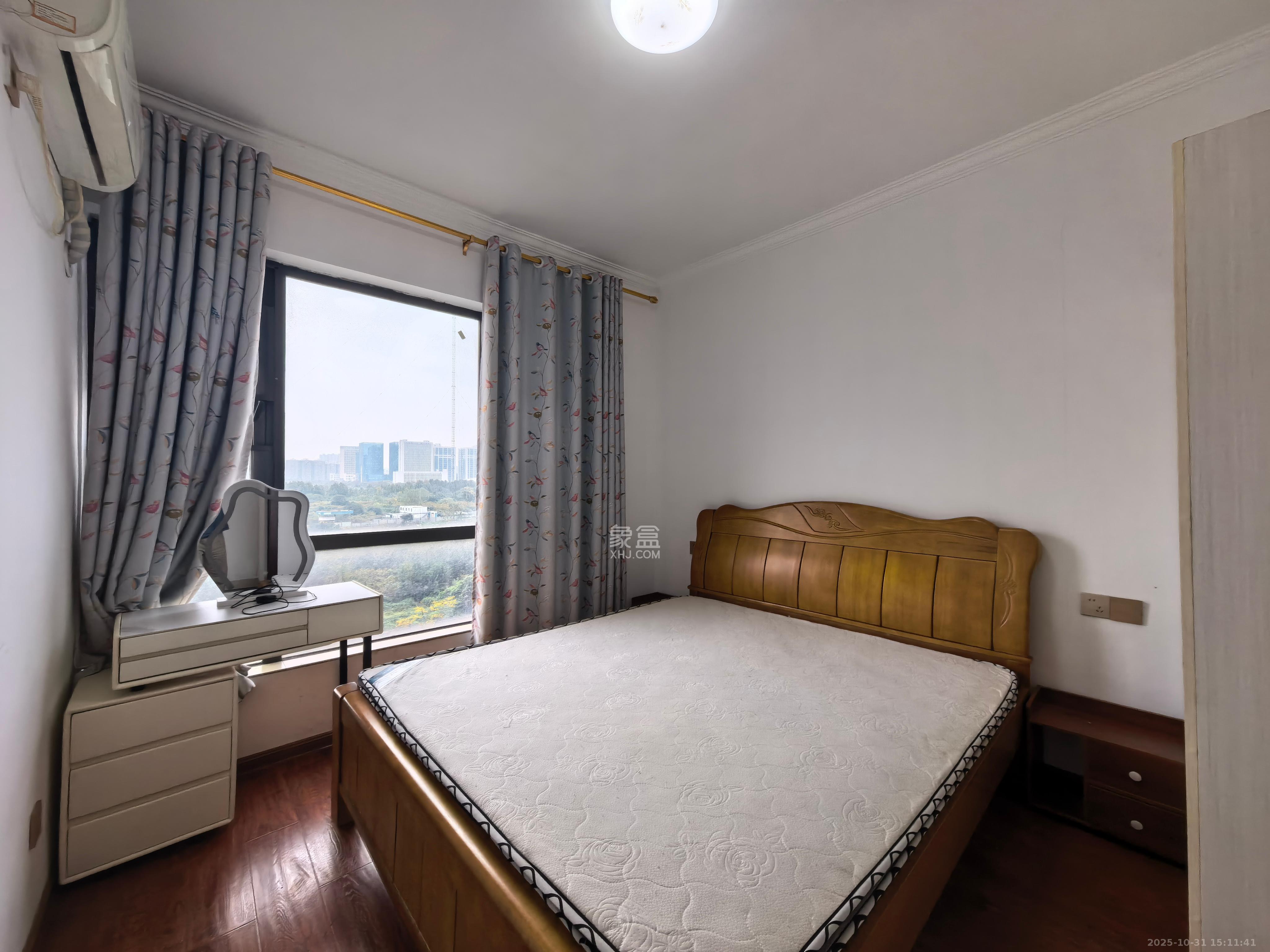 东宜兰园  3室2厅2卫    2500.0元/月室内图