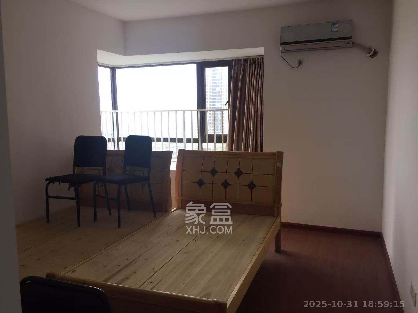 保利麓谷林语E区  4室2厅2卫    2600.0元/月室内图