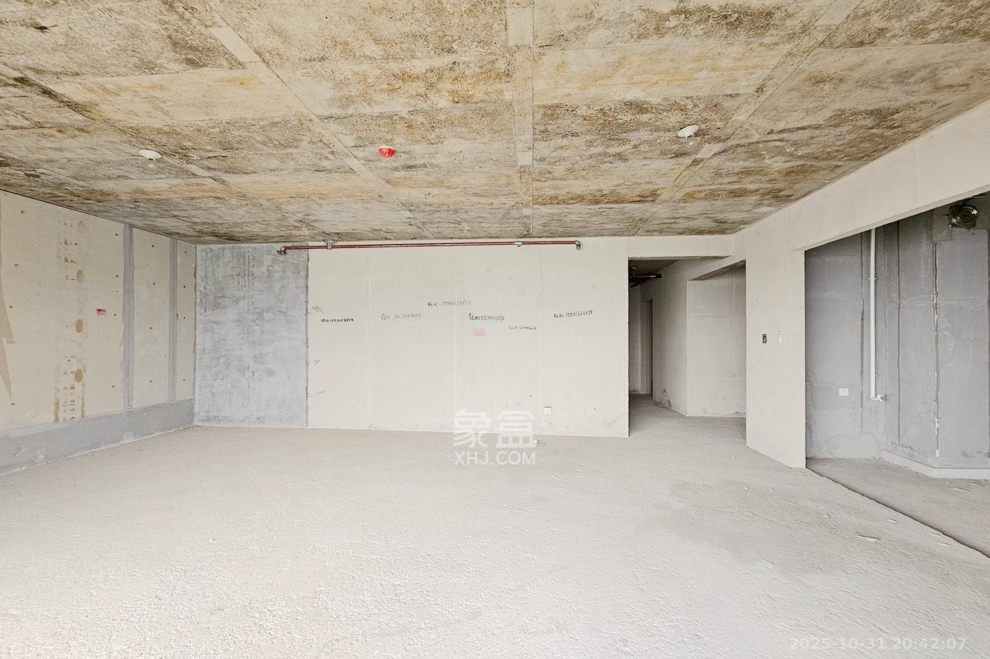 阳光城尚东湾愉景苑 4室2厅2卫 150.0万 阳光城尚东湾愉景苑 4室2厅2卫 150.0万客厅