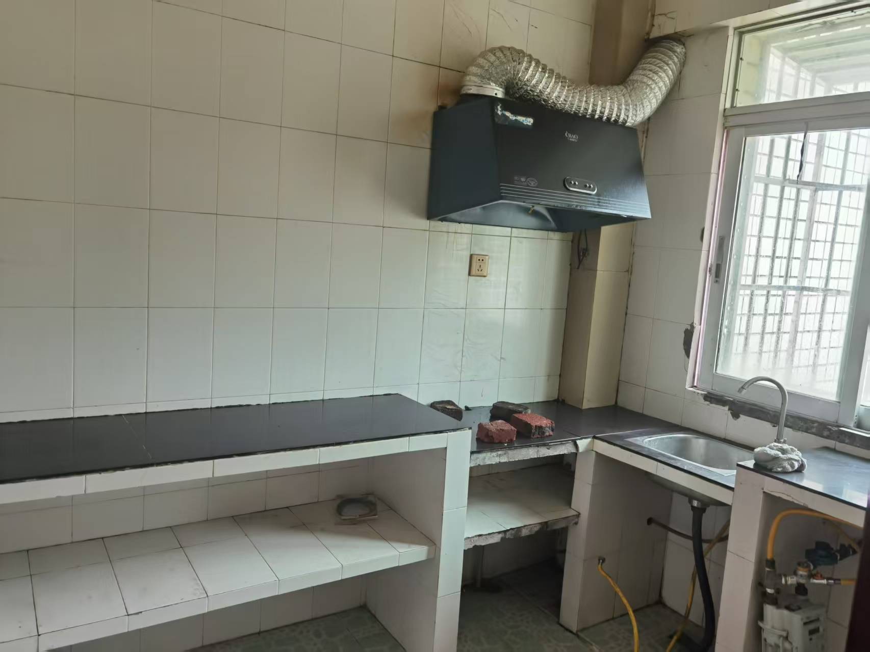 裕丰公寓 3室2厅1卫 2000.0元/月 裕丰公寓 3室2厅1卫 2000.0元/月室内图