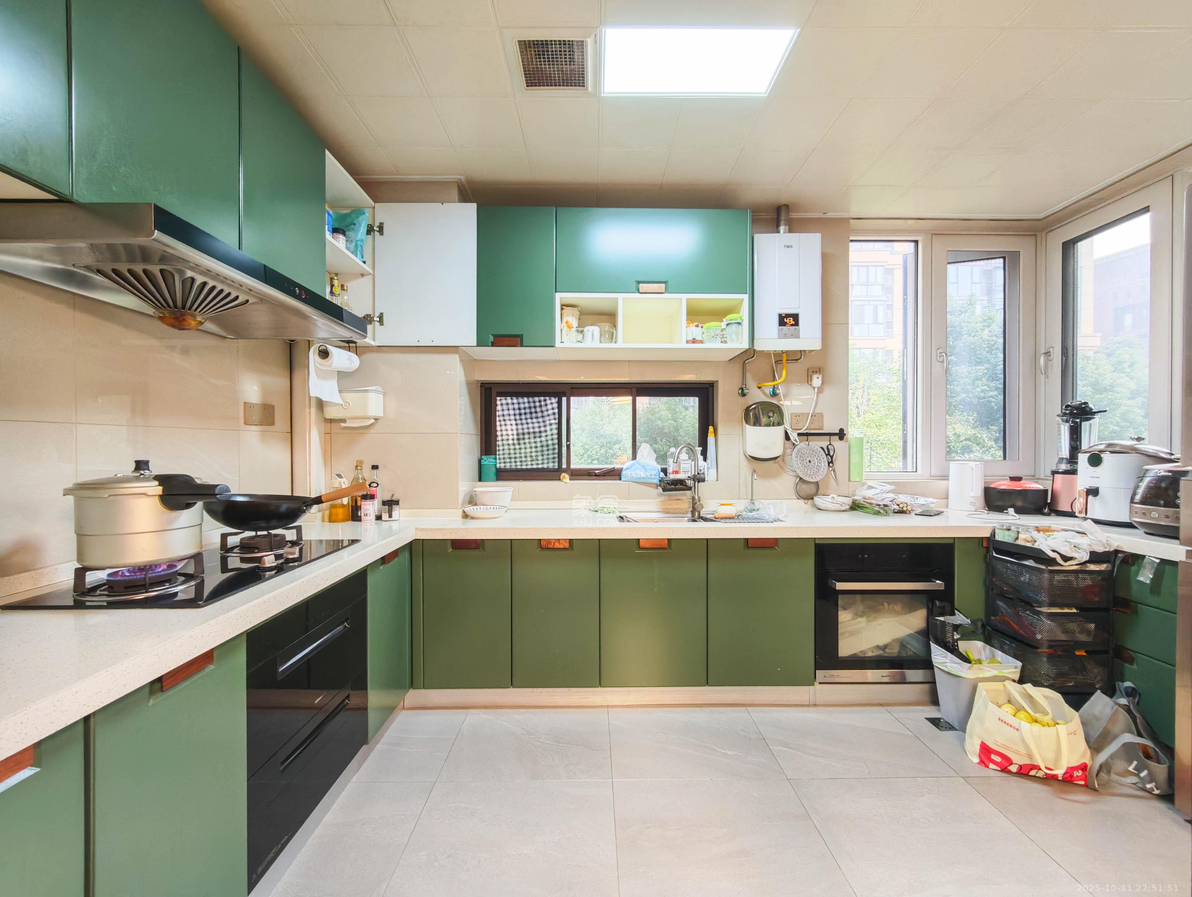 保利城（中航城国际社区、郡原美村）  4室2厅2卫    178.0万其他