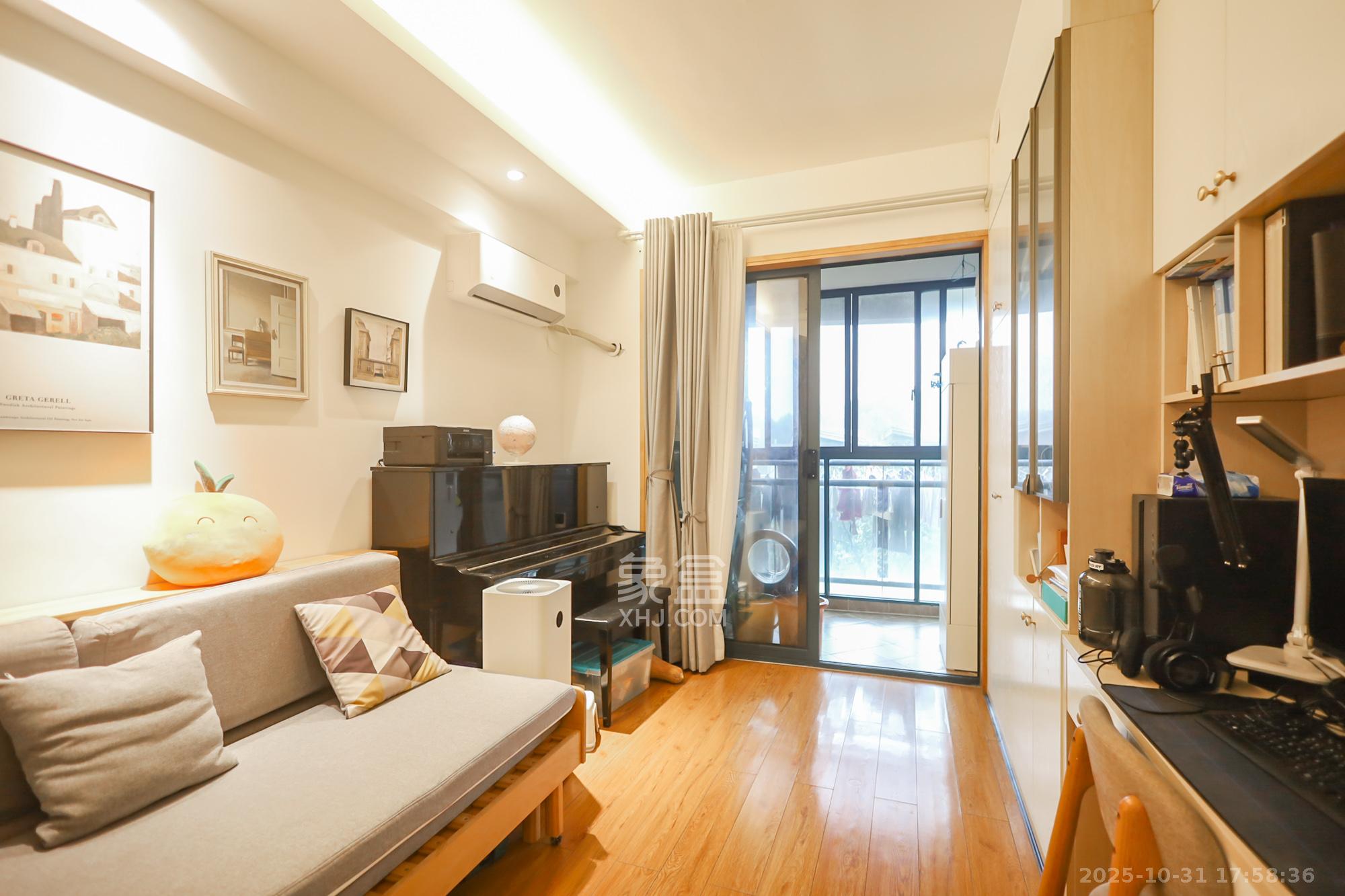 西山汇景一、二期  4室2厅2卫    248.0万卧室