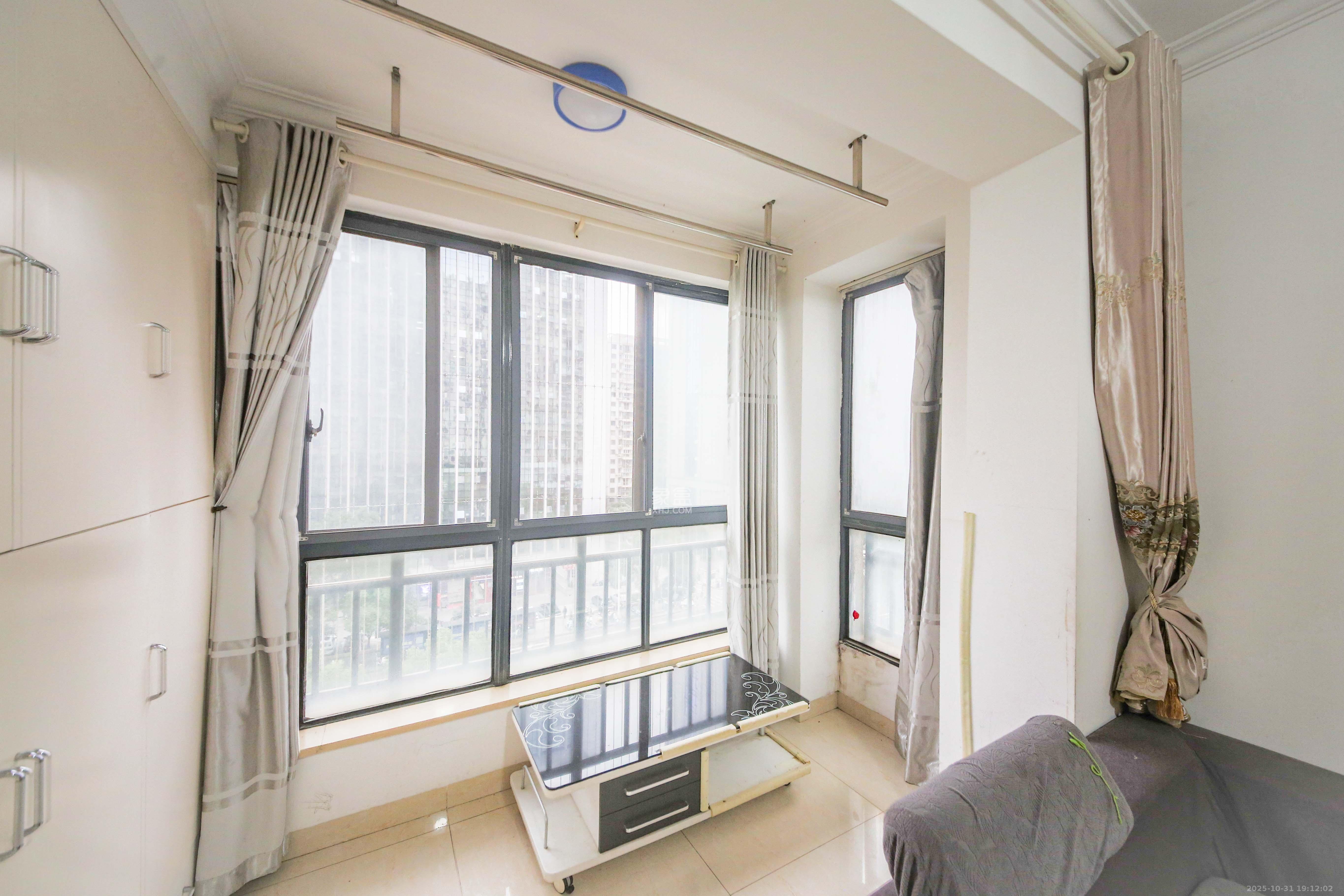 青园 2室2厅1卫 82.0万 青园 2室2厅1卫 82.0万阳台