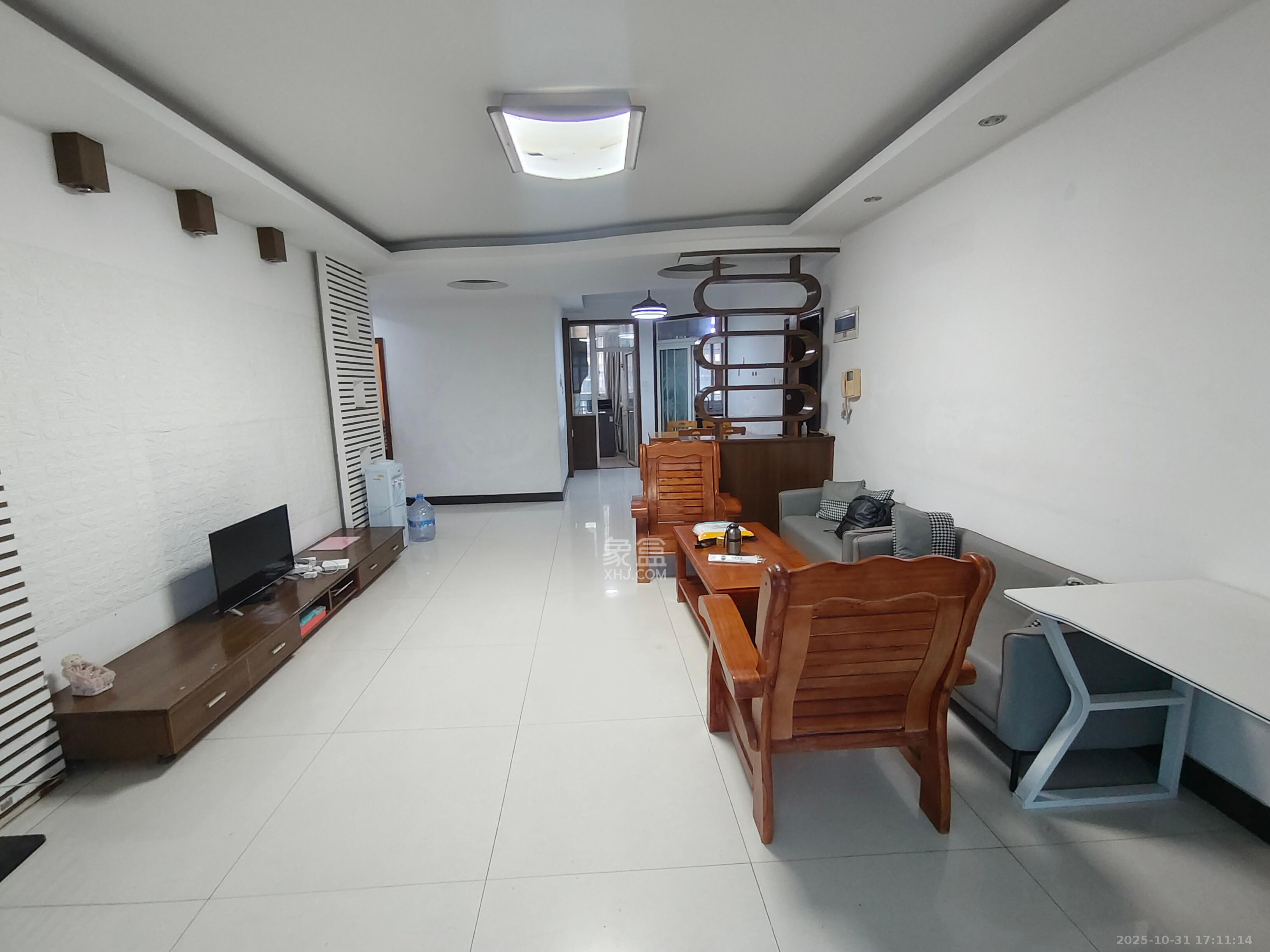 柠檬丽都 3室2厅2卫 2600.0元/月 柠檬丽都 3室2厅2卫 2600.0元/月室内图