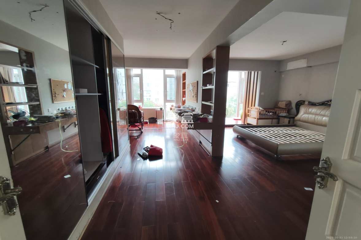 阳光100二期 5室2厅2卫 5500.0元/月 阳光100二期 5室2厅2卫 5500.0元/月室内图