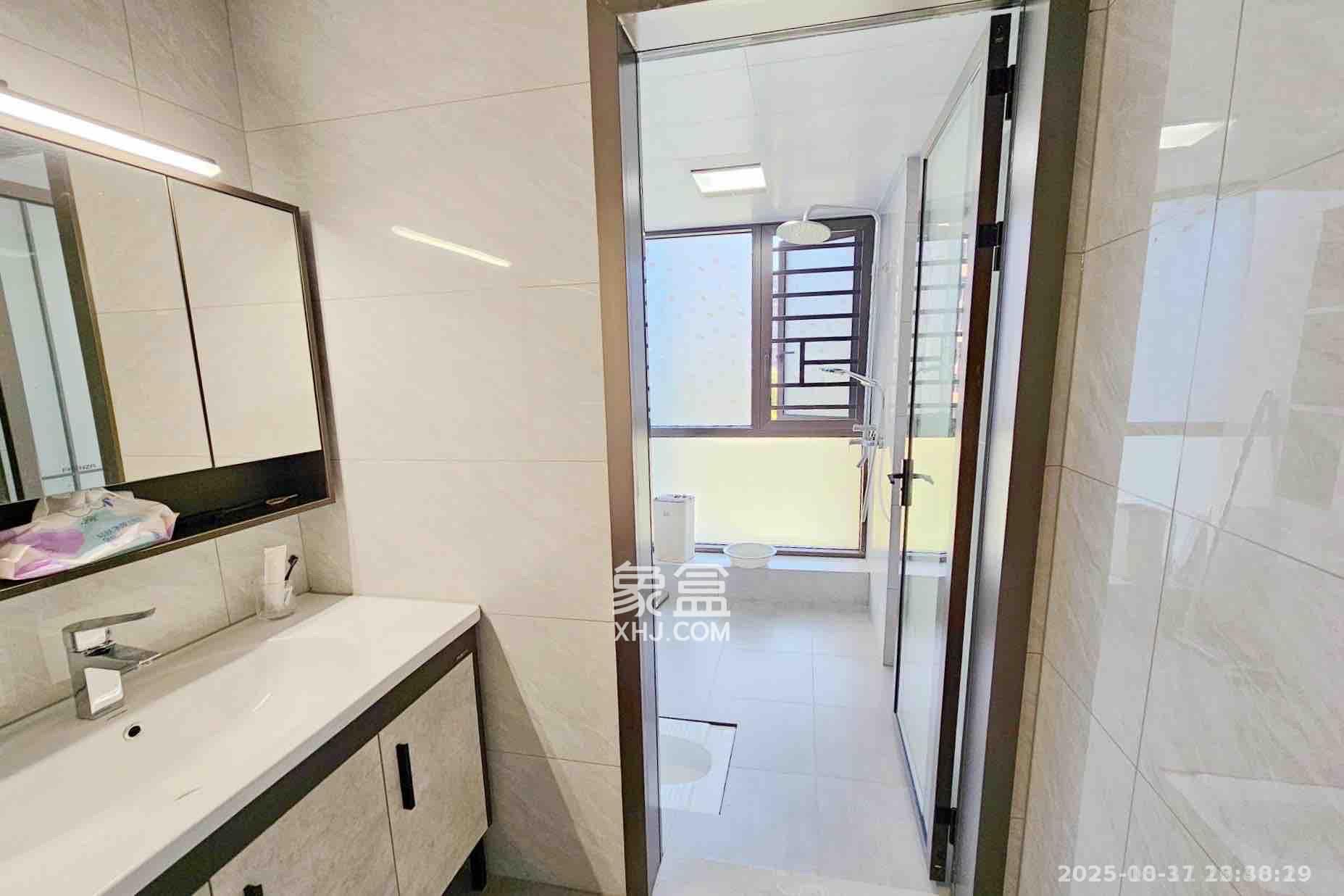 明昇壹城(明昇时代广场)二期  3室1厅2卫    4200.0元/月 明昇壹城(明昇时代广场)二期  3室1厅2卫    4200.0元/月室内图